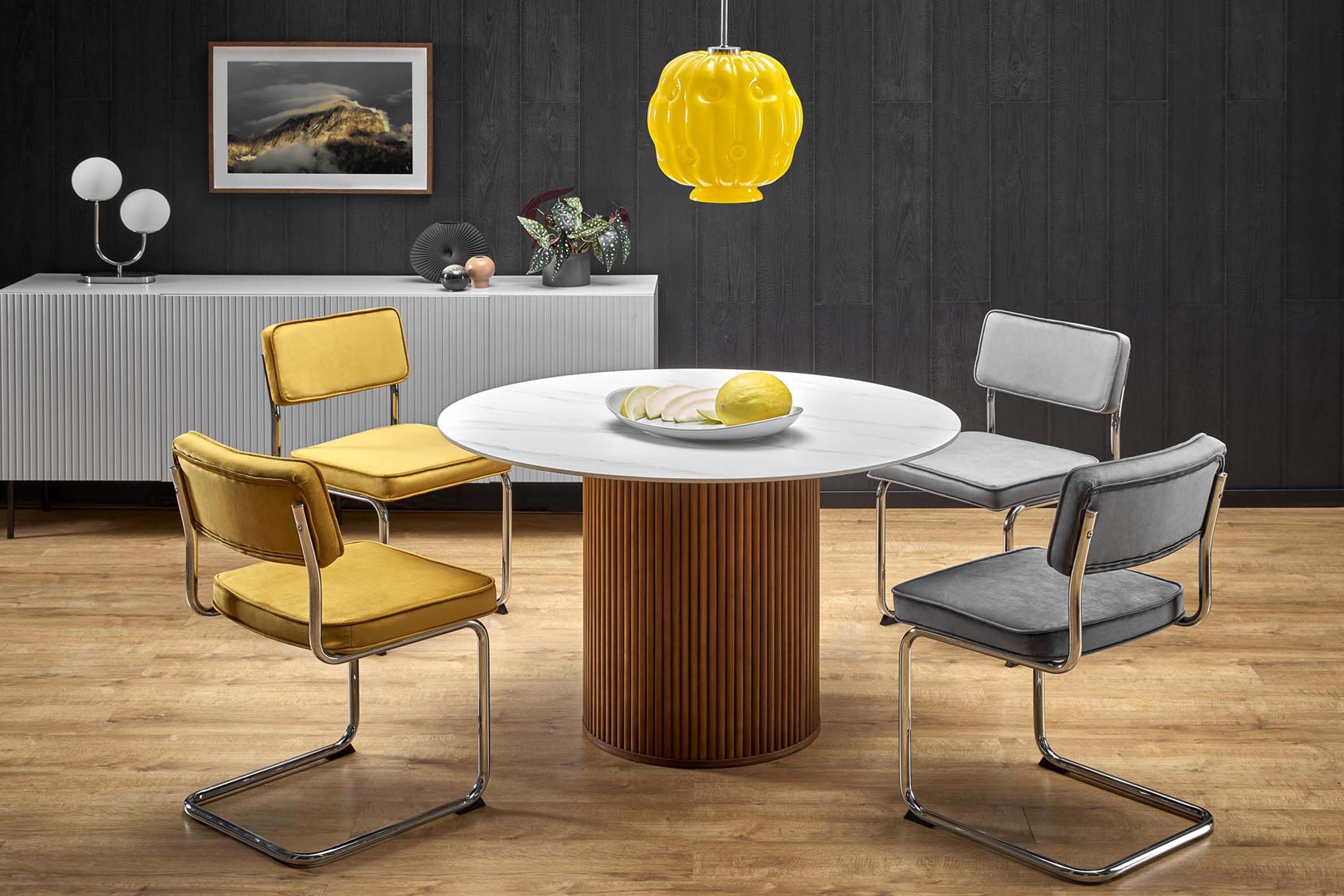 KONSIMO® Esstisch MIRA Runder Esszimmertisch, Säulenfuß, bis 4 Personen, Marmorplatte, Keramikplatte, Massivholzbein, Modern, dekorative Lamellen