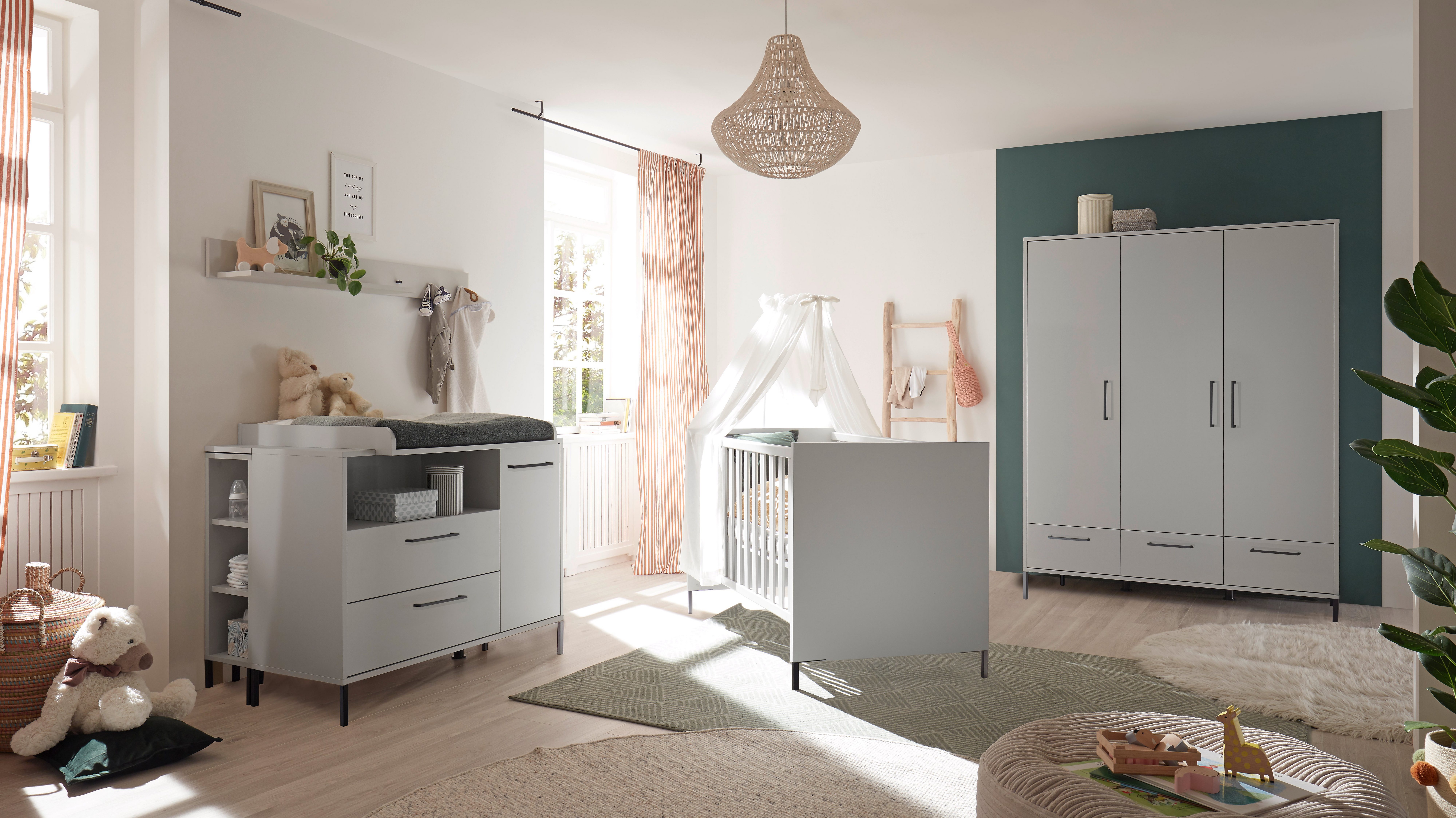 möbel-direkt.de Babyzimmer-Komplettset Olaf, (Komplett Set, 7-tlg., Schrank, Bett, Umbauseiten, Matratze, Wickelkommode, Regal, Wandregal), Türen mit Dämpfung, Schubkästen mit Selbsteinzug, inklusive Matratze