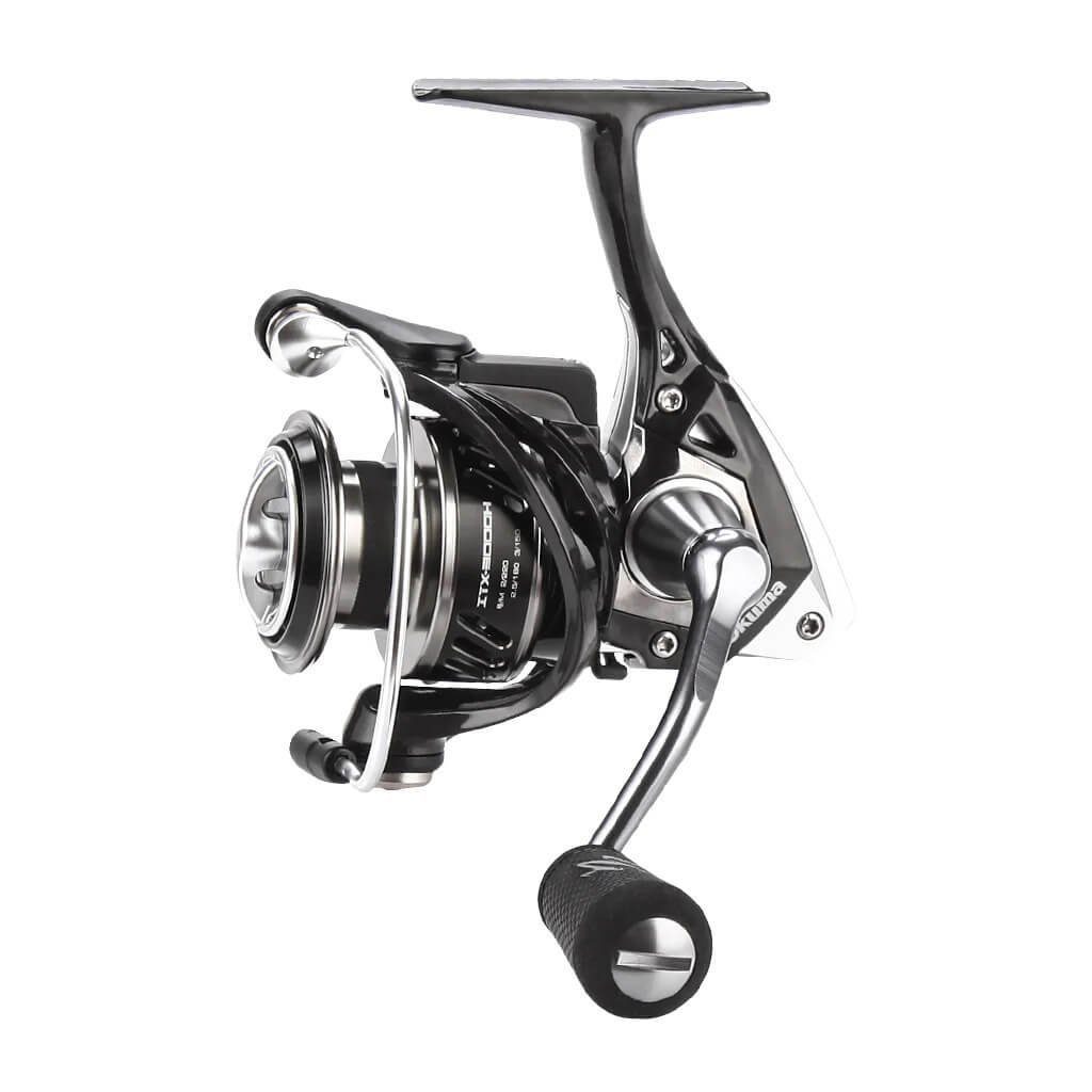 Okuma Fishing Spinnrolle Okuma ITX Carbon Spinnrolle), Übersetzung 5.0:1, Leichtes und steifes C-40X Carbongehäuse, Seitenplatten und Rotor, Multi-Disc-Kohlefaser-Bremssystem mit Hydro Block Dichtung, 7HPB+1RB Hochleistungs-, fettgefüllte Kugellager, Quick Set Anti Reverse-Lager, CFR: Cyclonic Flow Rotor-Technologie, Bearbeiteter Aluminium-Griff mit Schraube, TGT Grip: Traction Grip Technologie, High Speed bei allen Modellen, Bearbeitetes Aluminium, 2-farbig eloxierte Aluminiumspule, Hochbelastbarer, solider Aluminium-Bügeldraht, RESII: Computer-ausgeglichenes Rotor-Egalisierungssystem