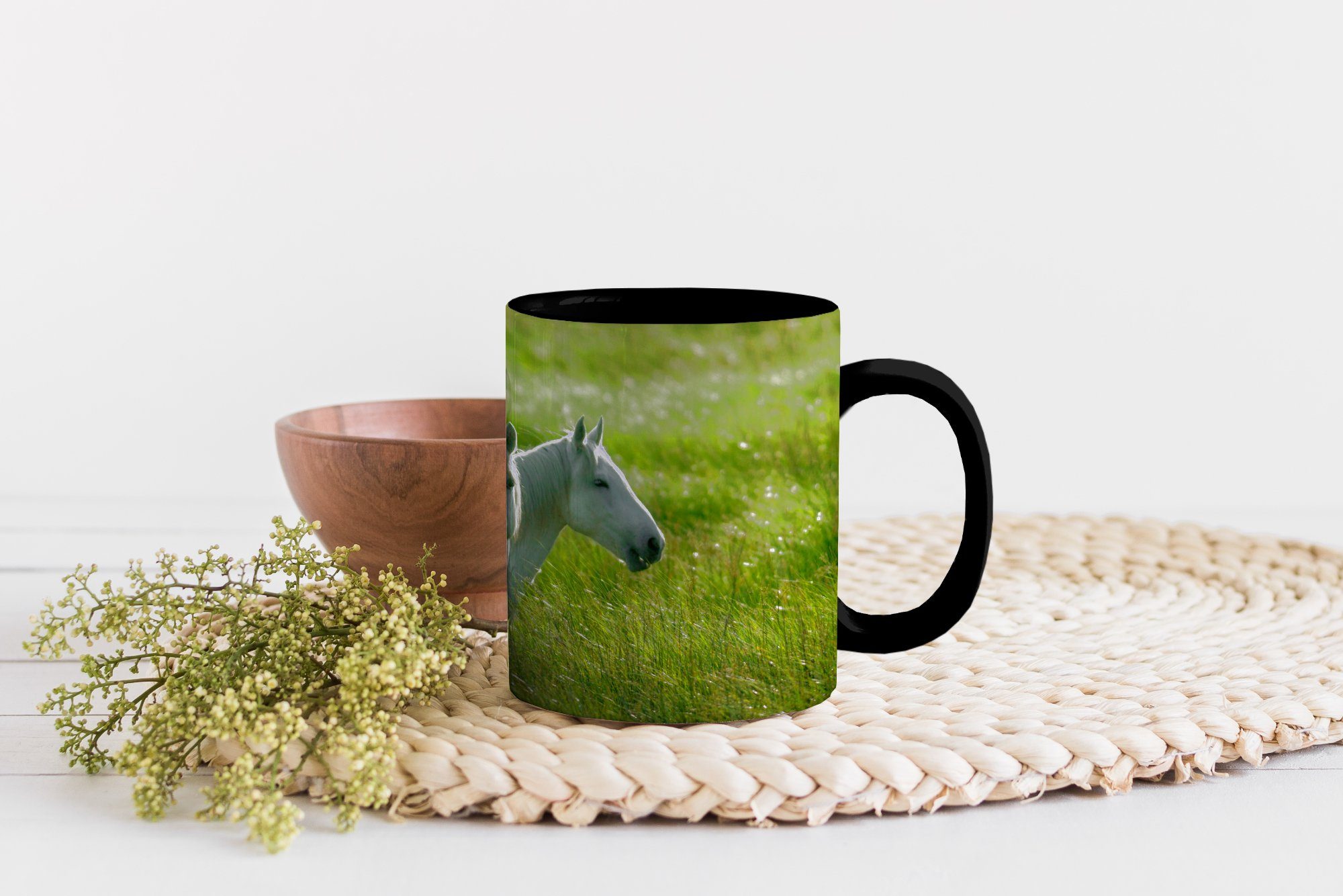 Tasse Farbwechsel, Zaubertasse, Pferde MuchoWow - Keramik, Geschenk - Teetasse, Vogel Kaffeetassen, Gras,