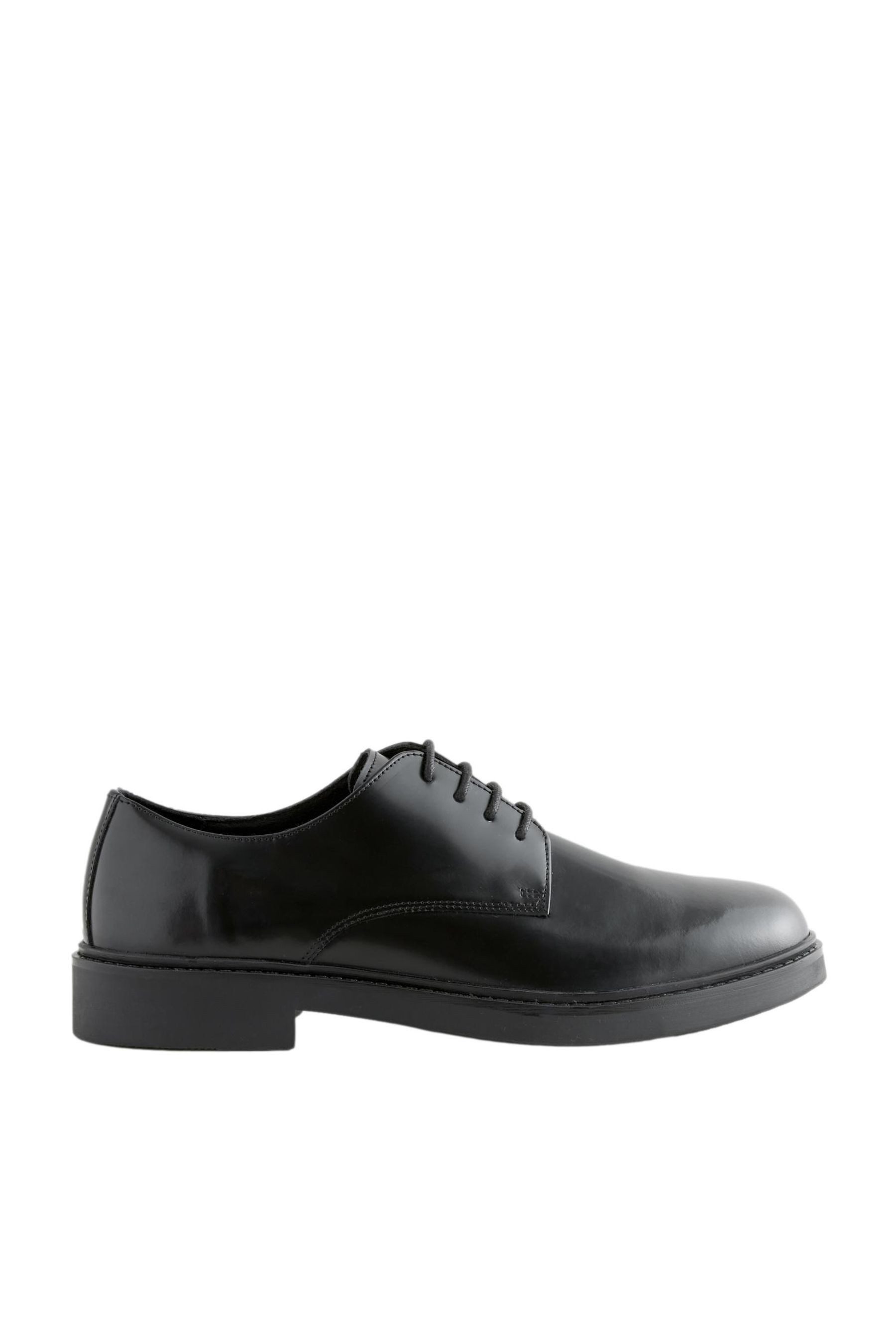 Derby-Schuhe aus Hochglanzleder Schnürschuh