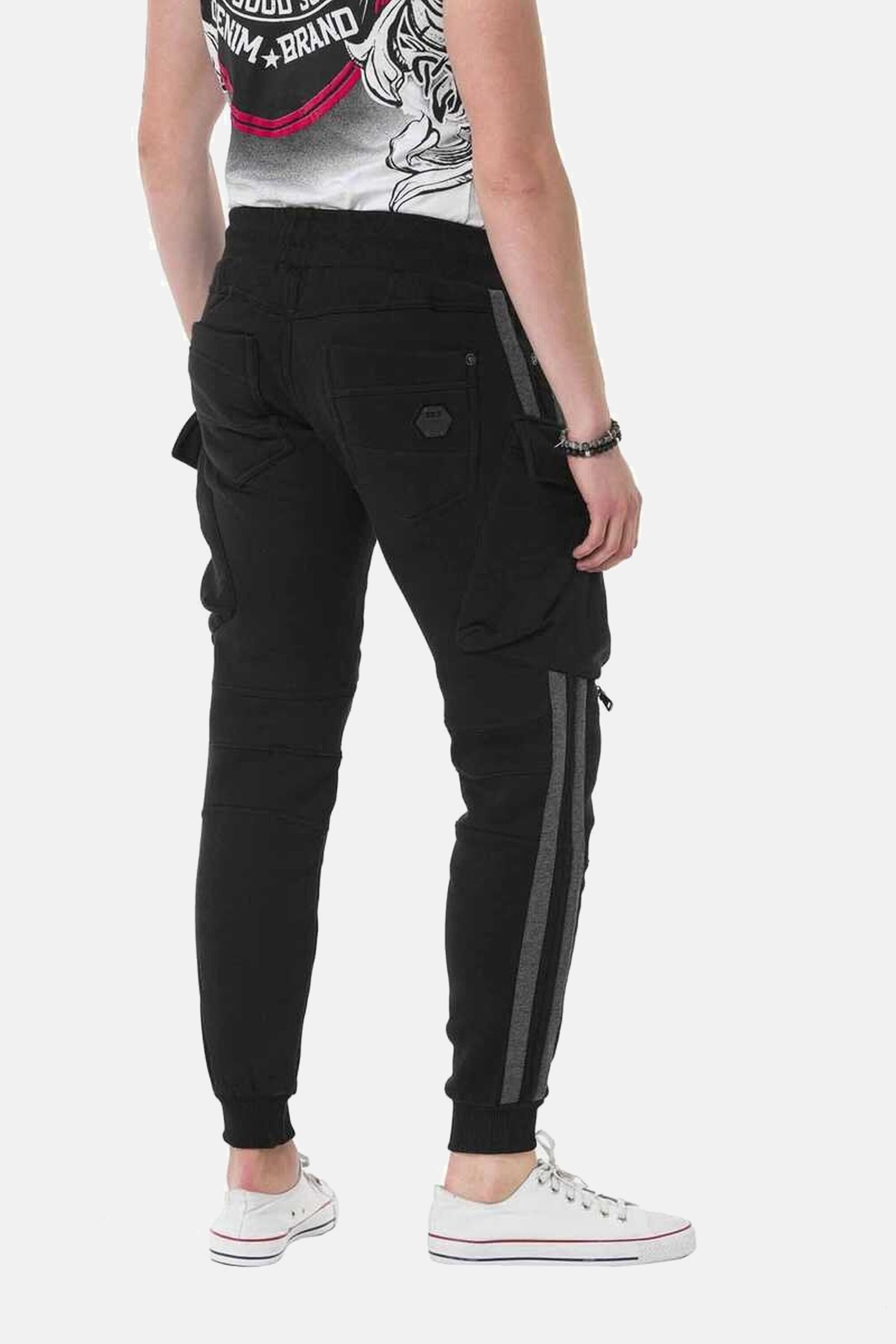 Cipo & Baxx Trainingshose HOMEWEAR im sportlichen Look, CR125A günstig online kaufen
