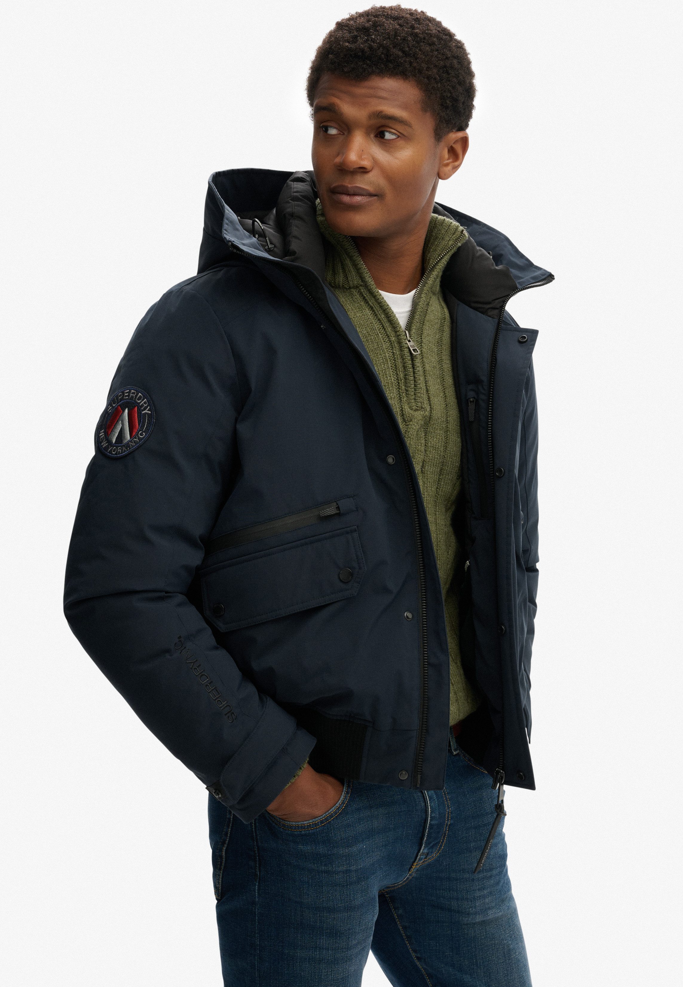 Superdry Steppjacke CITY PADDED BOMBER JACKET mit Reißverschluss, Loose Fit, hochschließender Kragen, pflegeleicht