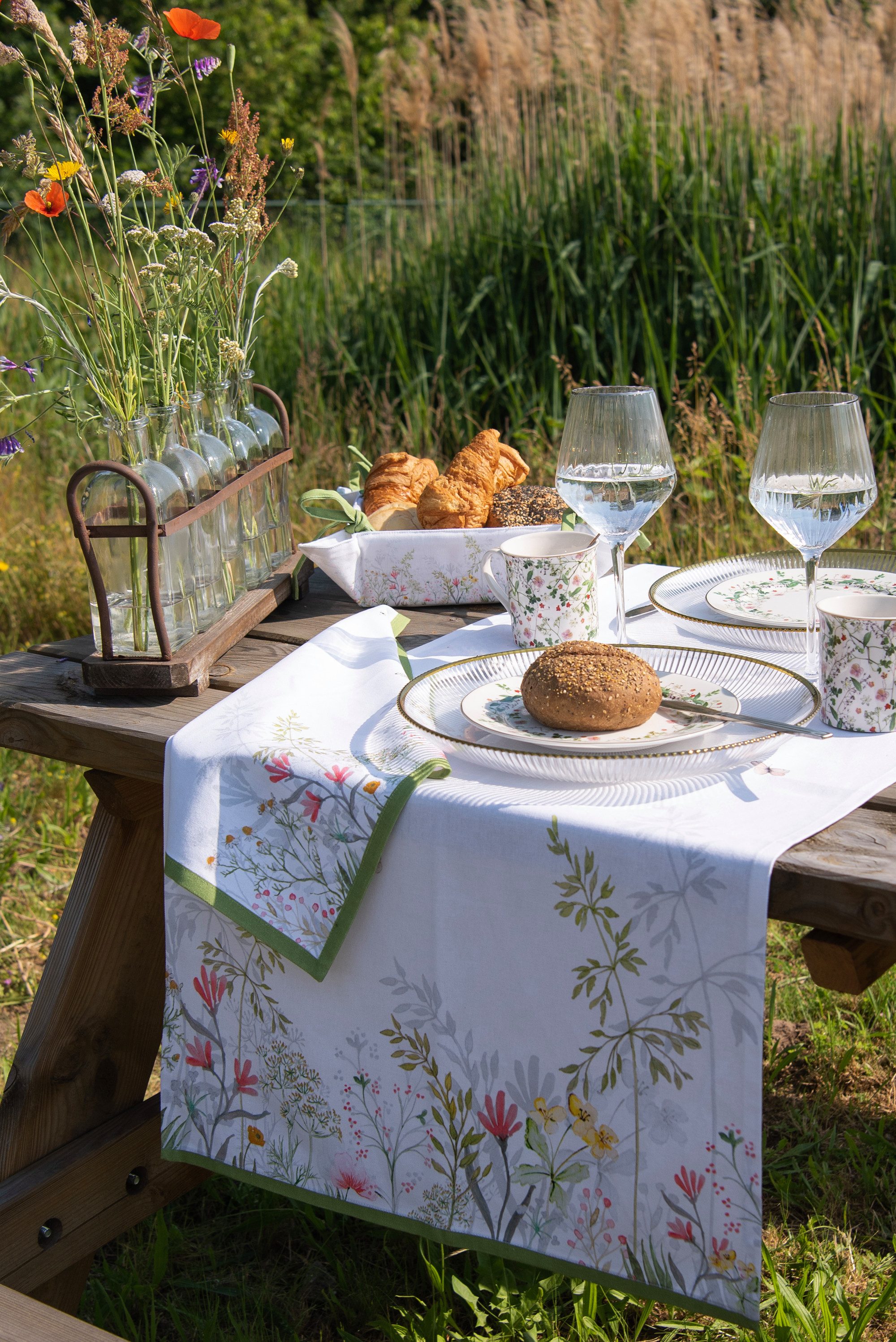 Clayre & Eef Platzset Wildflower Fields, (Set, 2-St., 2-teilig), Tischsets Platzsets (2 Stück) Platzdeckchen ca.48x33cm Baumwolle