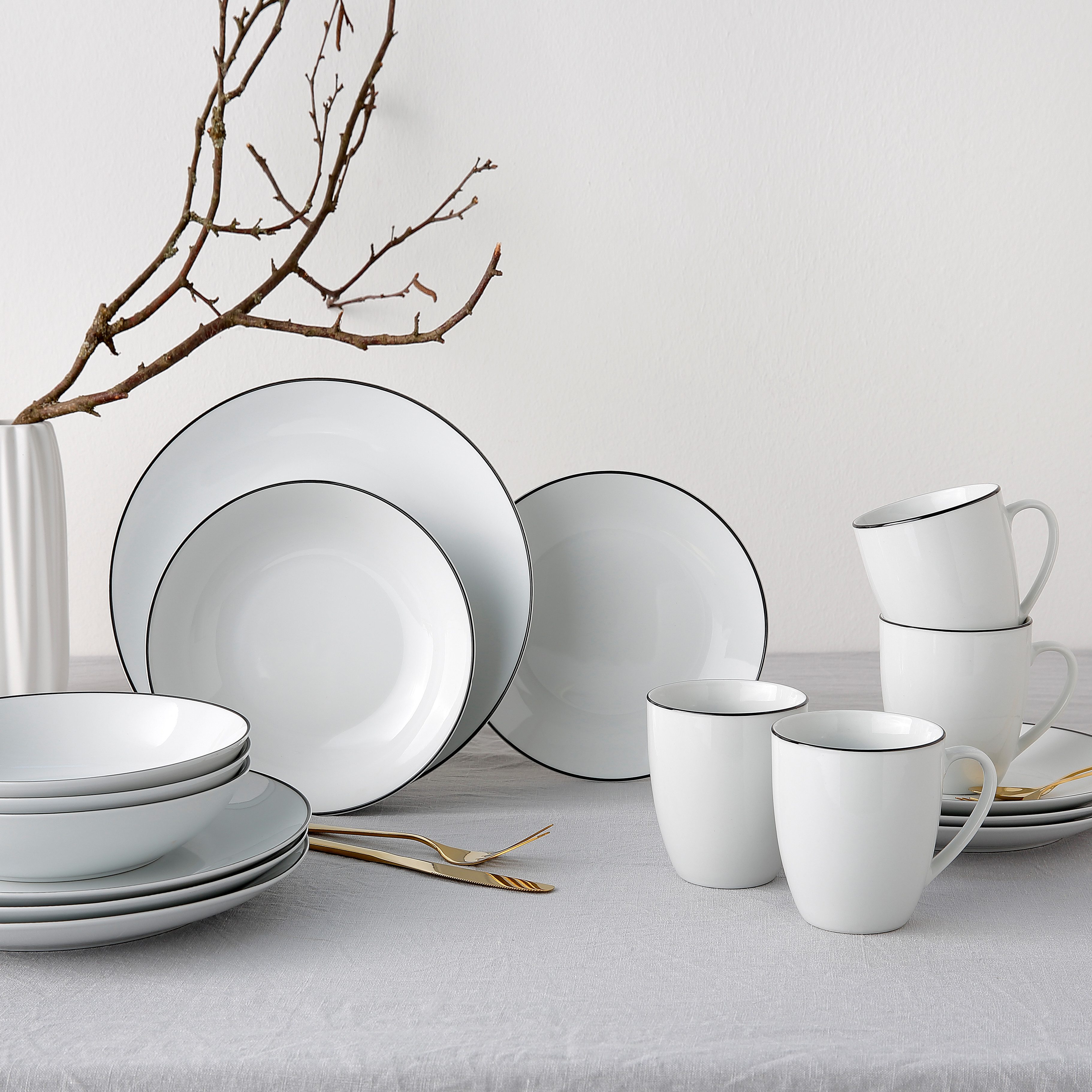 OTTO home Kombiservice Mellinn (16-tlg), 4 Personen, Porzellan, Geschirr, trendige Coupeform, handgemalte, schwarzes Liniendekor