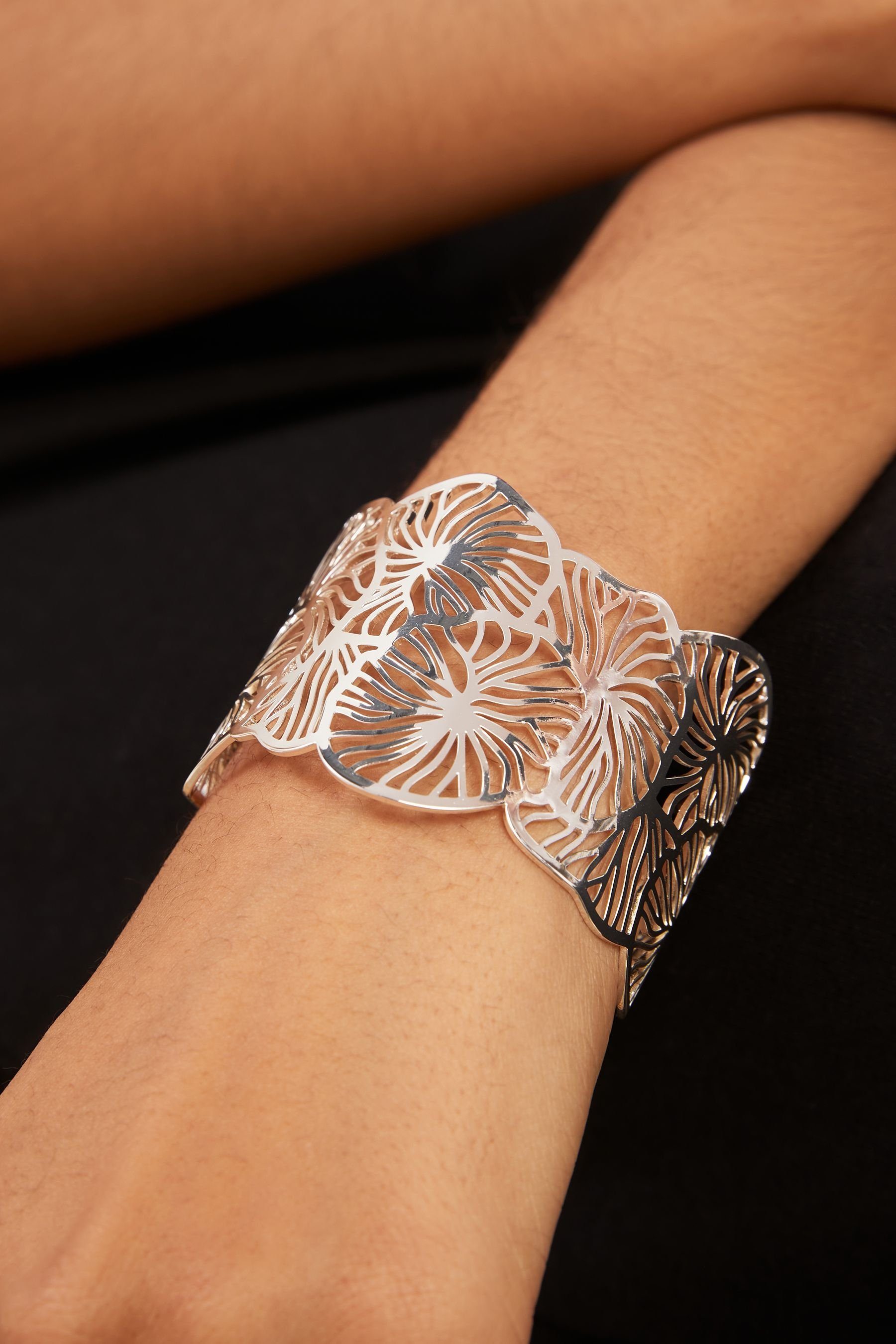 Next Armreif Filigraler Armreif mit Blumen (1-tlg)