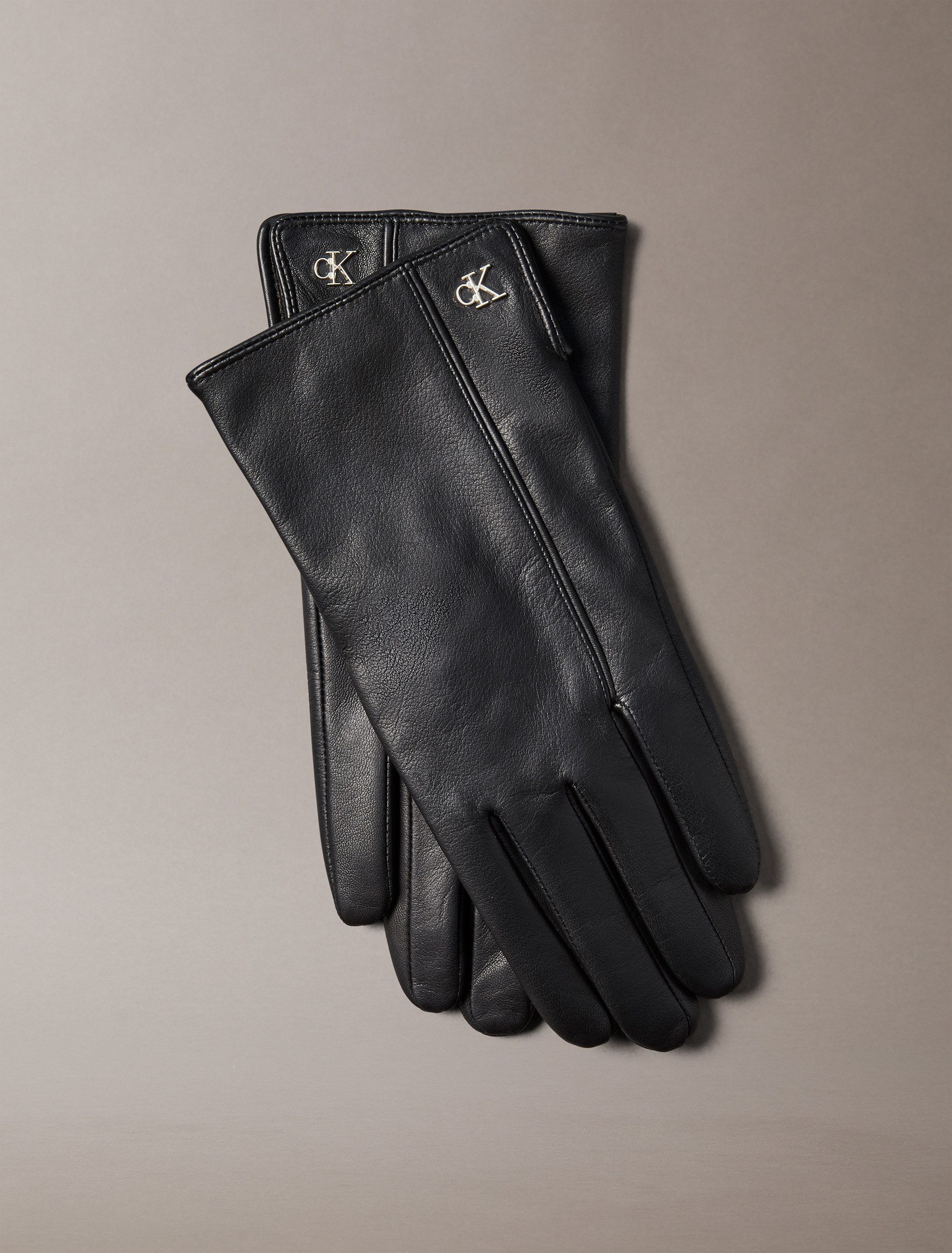Calvin Klein Lederhandschuhe METAL CK LEATHER GLOVES aus Schaf-Nappaleder günstig online kaufen