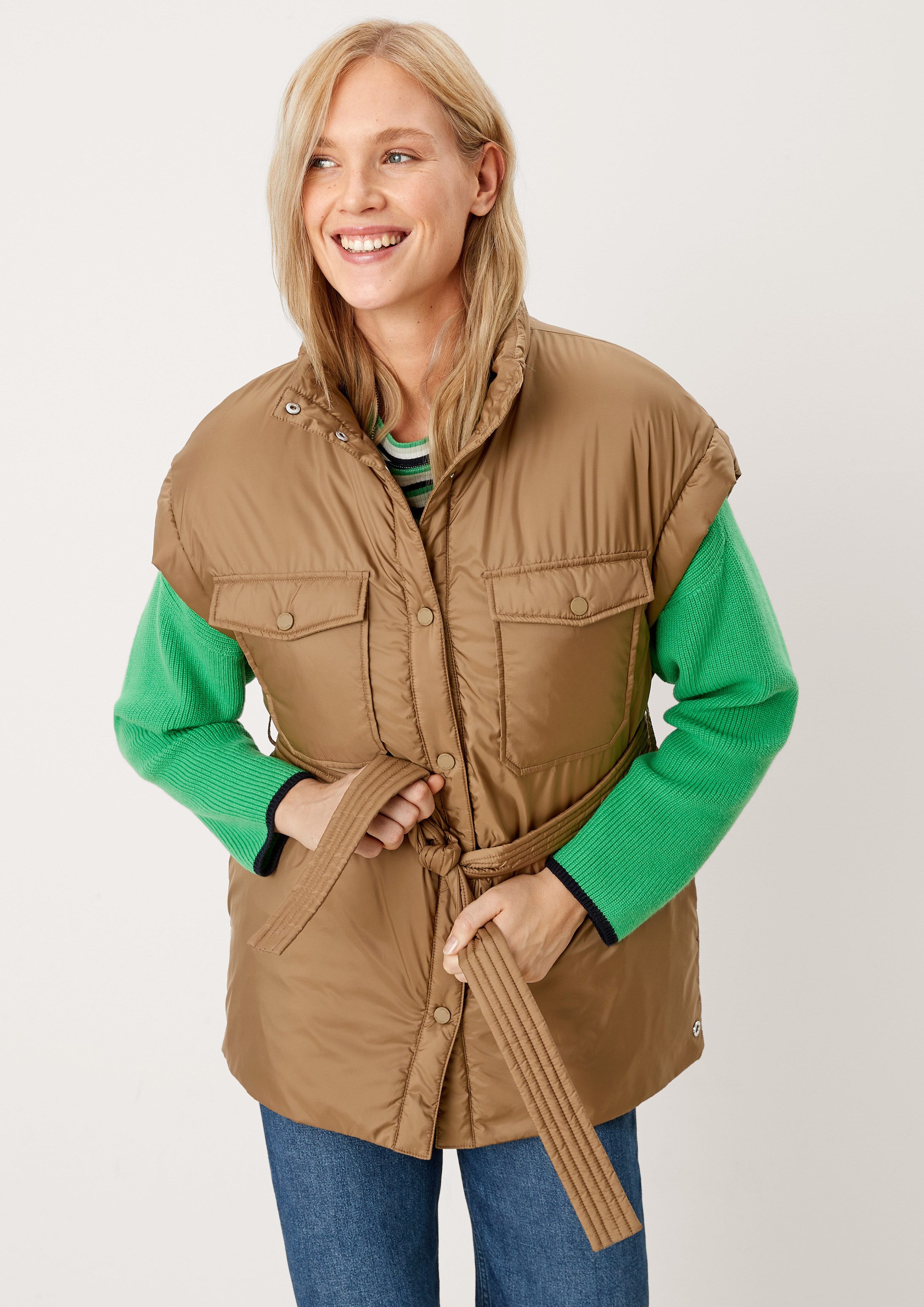 s.Oliver Outdoorjacke Outdoor-Weste Wattierte Weste mit Gürtel