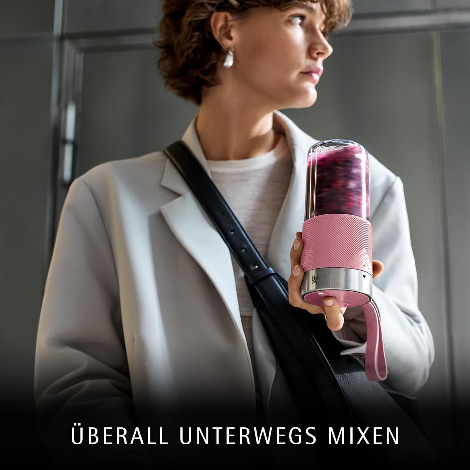 WMF Smoothie-Maker KÜCHENminis Mix on the Go, 50 W, tragbar, wiederaufladbar, 300 ml, 50 W, langlebiger Akku, 20.000 U/min