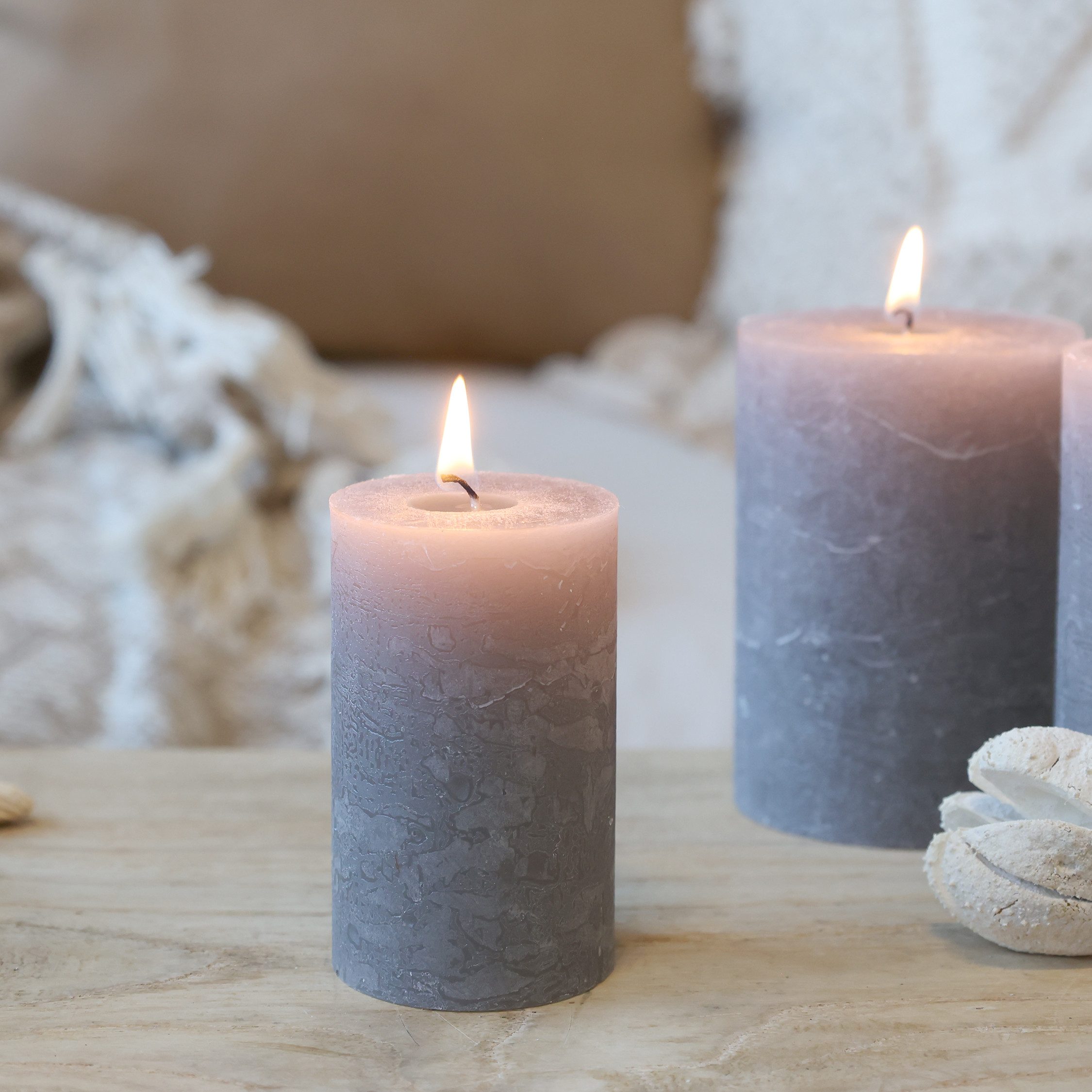 Chic Antique Rustic-Kerze Stumpenkerze Rustikale Kerze Macon Paraffin versch.Größen, Russfrei, tropffrei,Geruchsfrei, lange brennzeit, lange Brenndauer