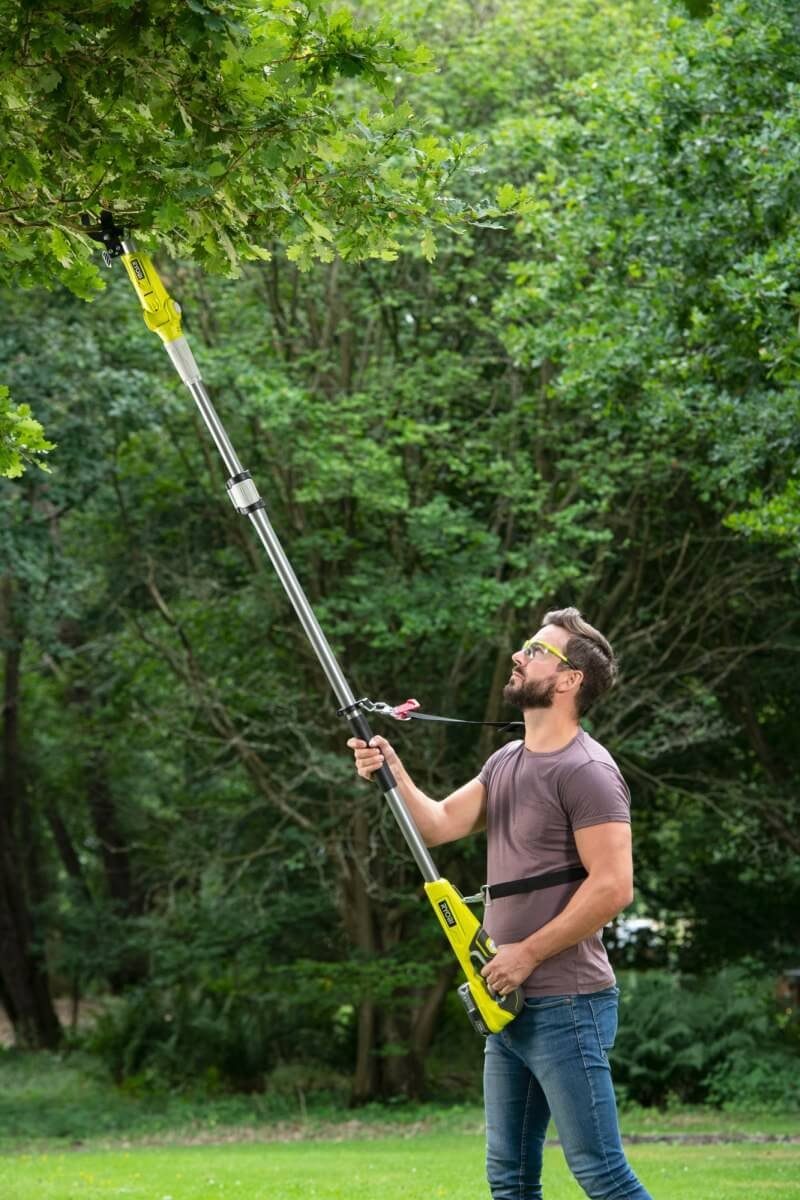 RYOBI Akku-Hochentaster Ryobi Akku Teleskop-Astschere ONE+ 18 V, elektrische Baumschere ohne A, Messerlänge: 55 cm, Schnittstärke: 24 mm