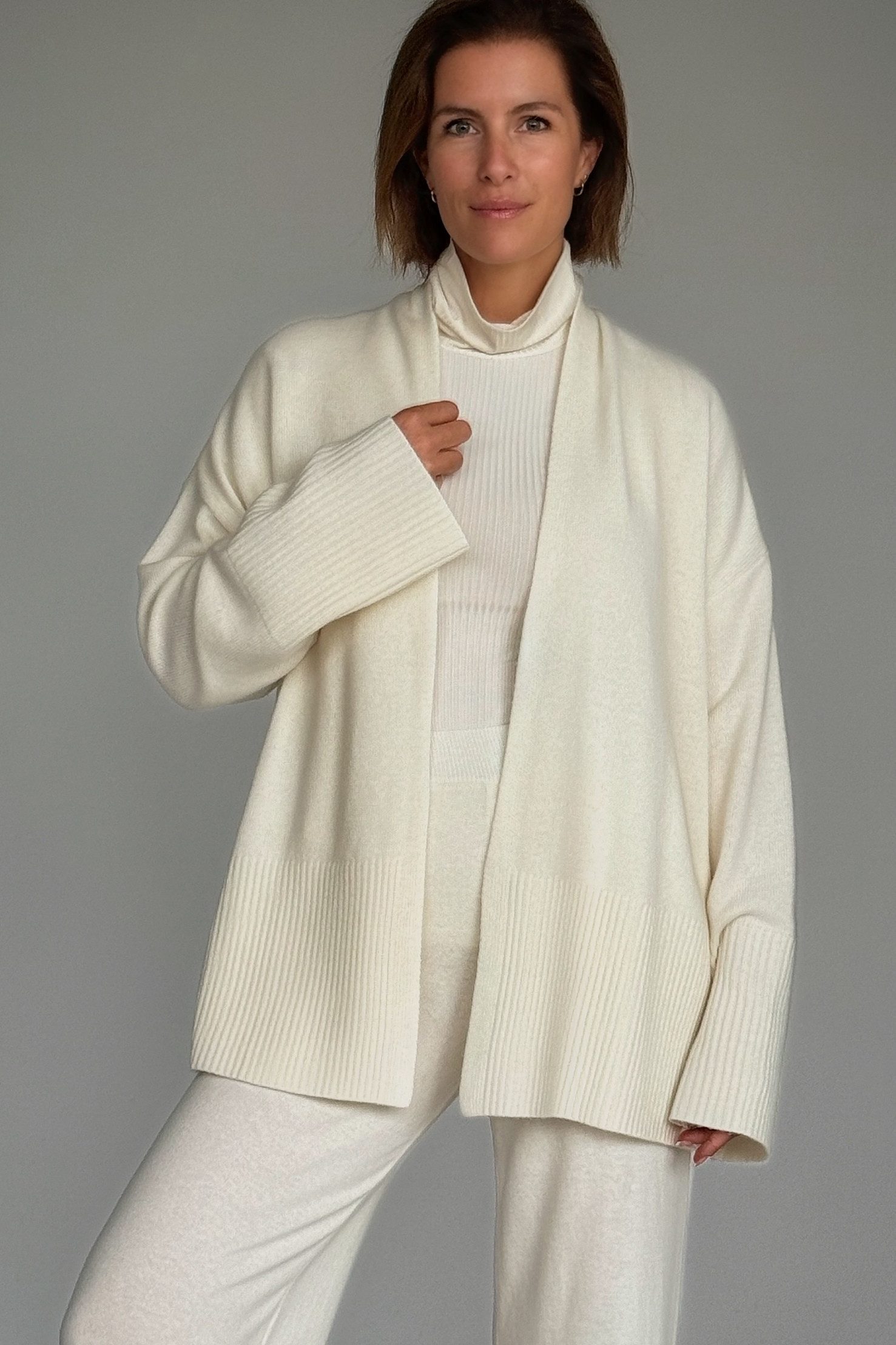 Zuckerwatte Strickjacke Rippstrickdetails, aus weicher Merino günstig online kaufen