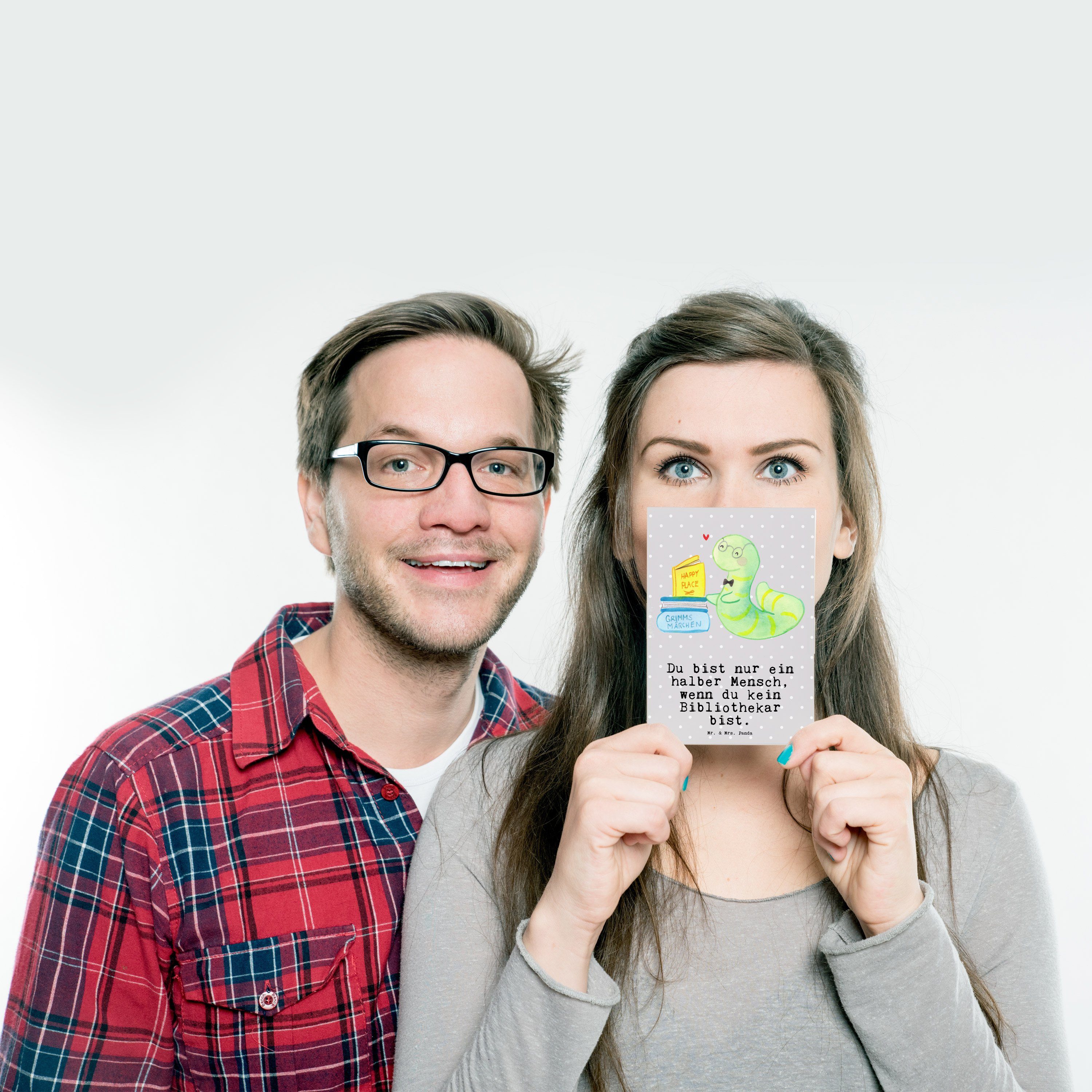 Mr. & Mrs. Panda Postkarte Bibliothekar Geschenk, - Bücherwurm, Geschenk mit - Herz Grau Pastell