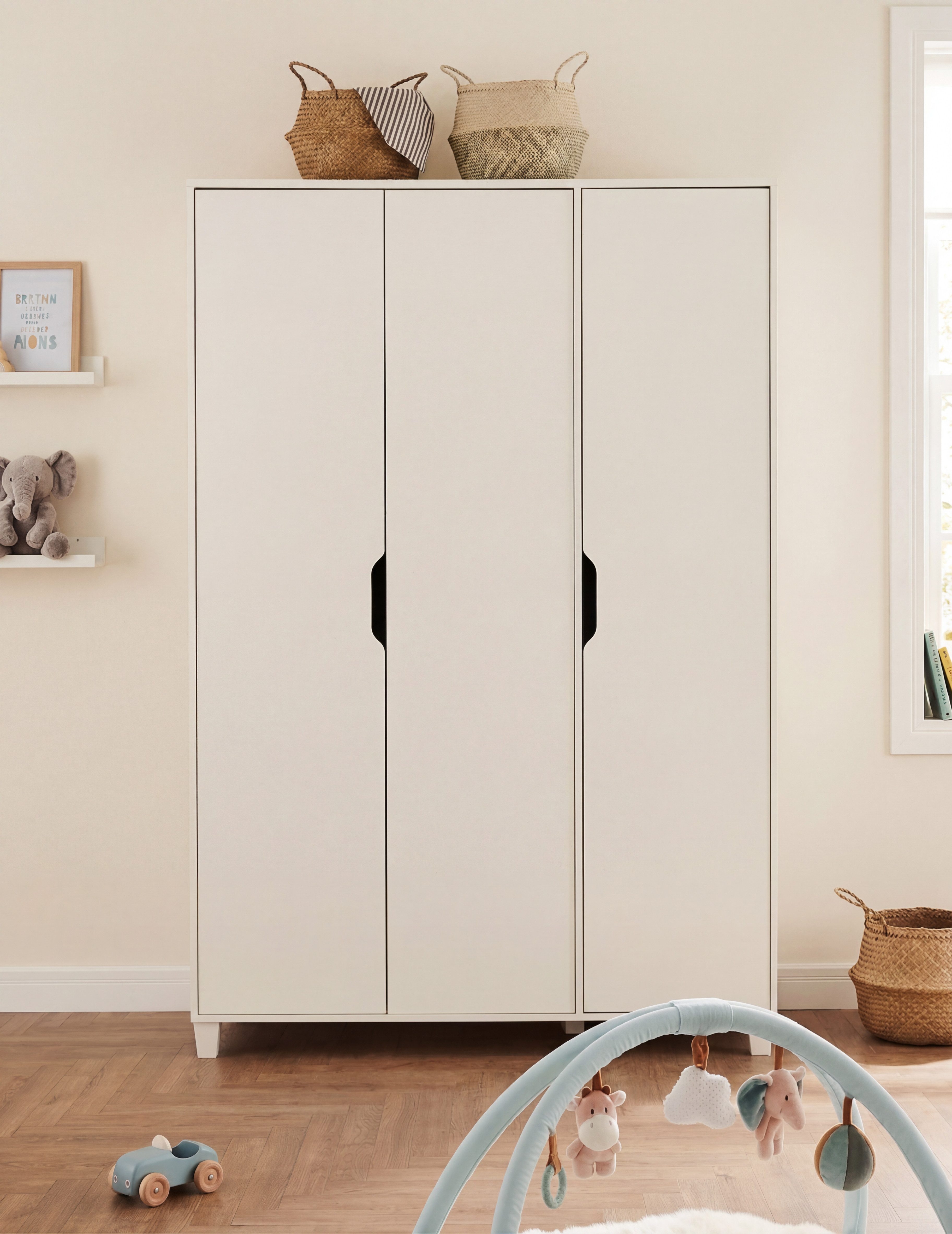 arthur berndt Kinderkleiderschrank Thore 130 cm breit, große Kleiderstange, Made in Germany