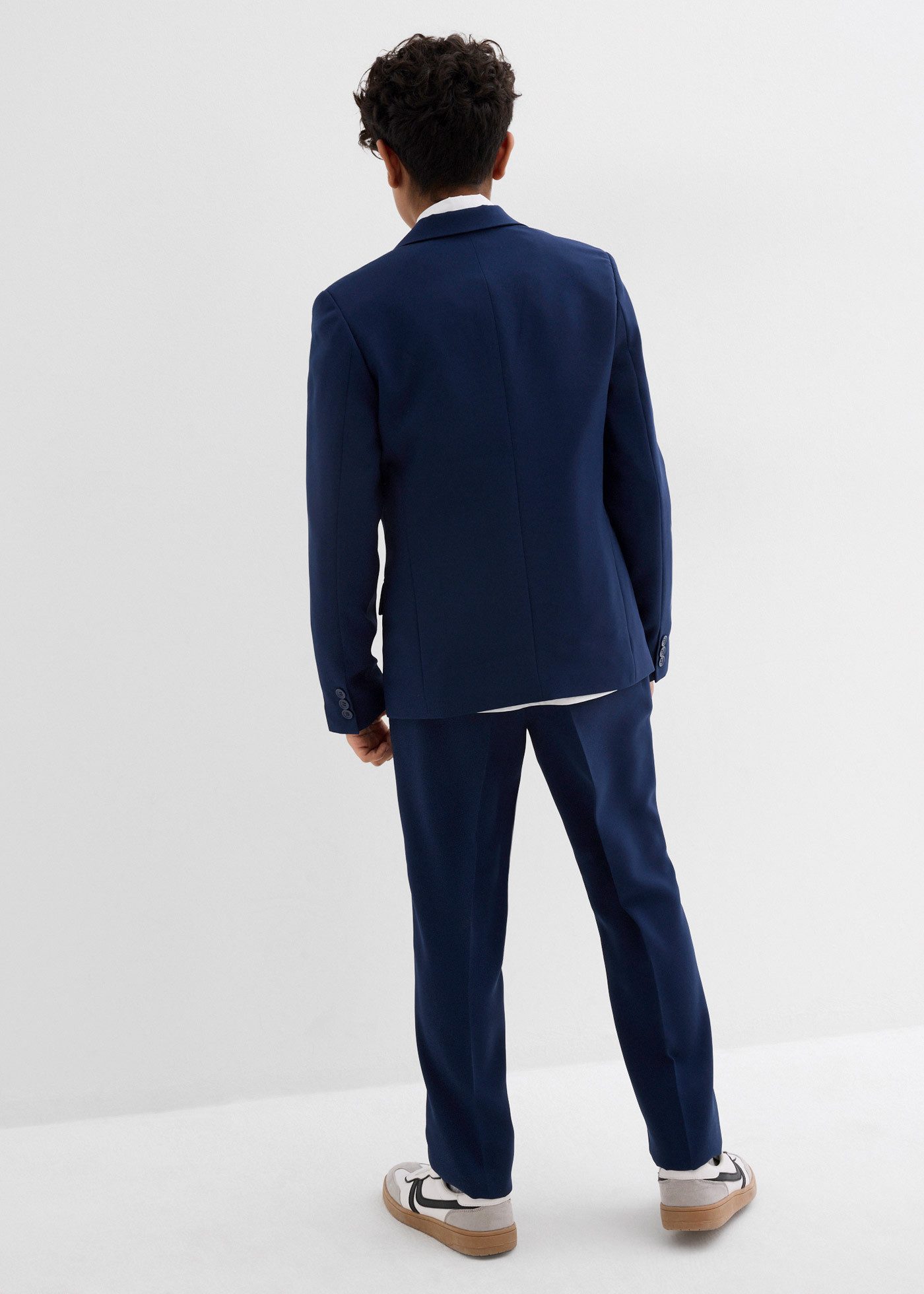 bonprix Anzug (Set, 4-tlg) bestehend aus Hose mit verstellbarem Bund, Hemd, Sakko und Krawatte