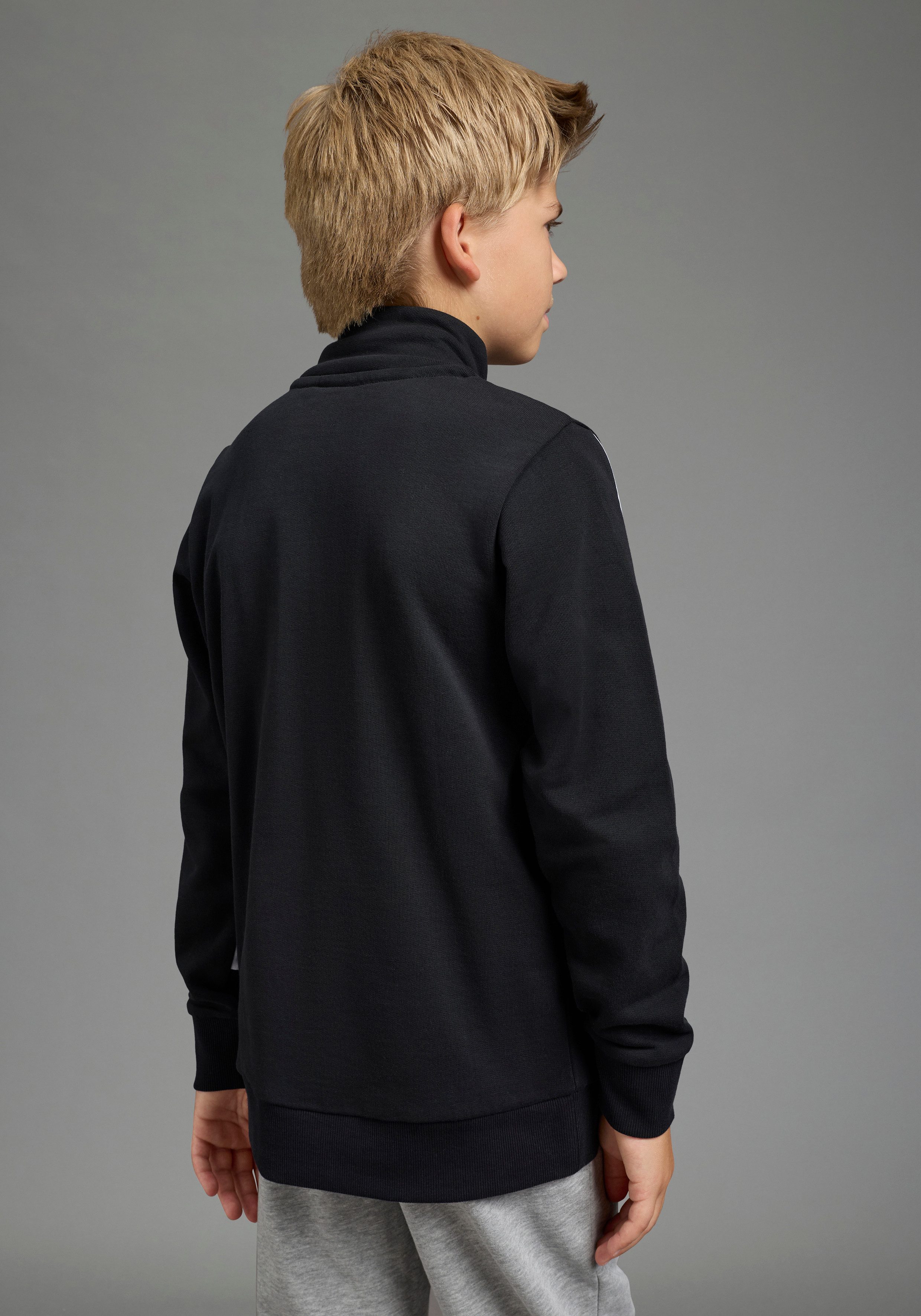 KangaROOS Sweatshirt Troyer-Sweatshirt mit kontrastfarbigen Einsatz mit Stehkragen, mit Reißverschluss am Ausschnitt, bequeme Passform