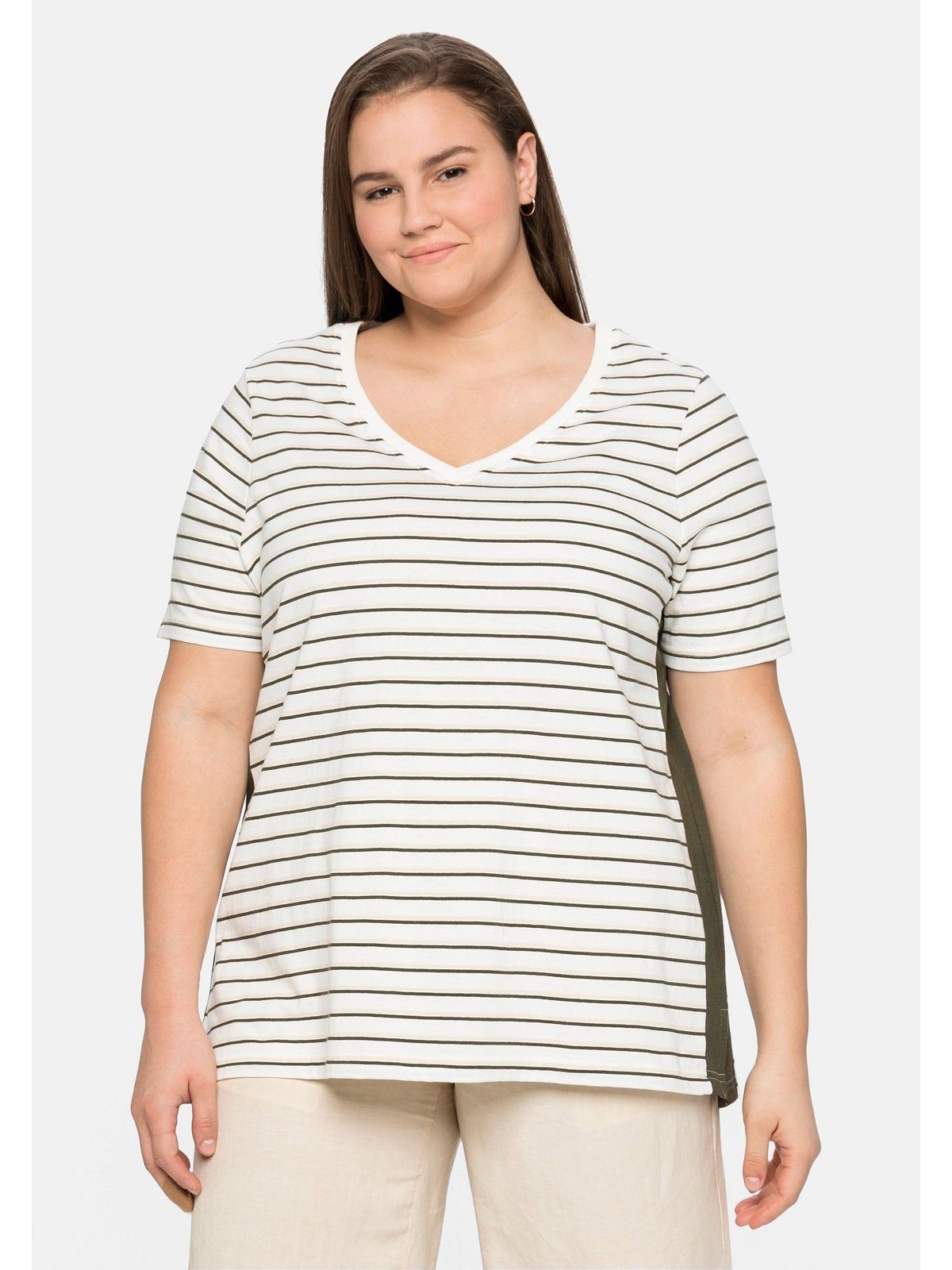 Sheego T-Shirt Große Größen mit weichem V-Ausschnitt, aus Jersey