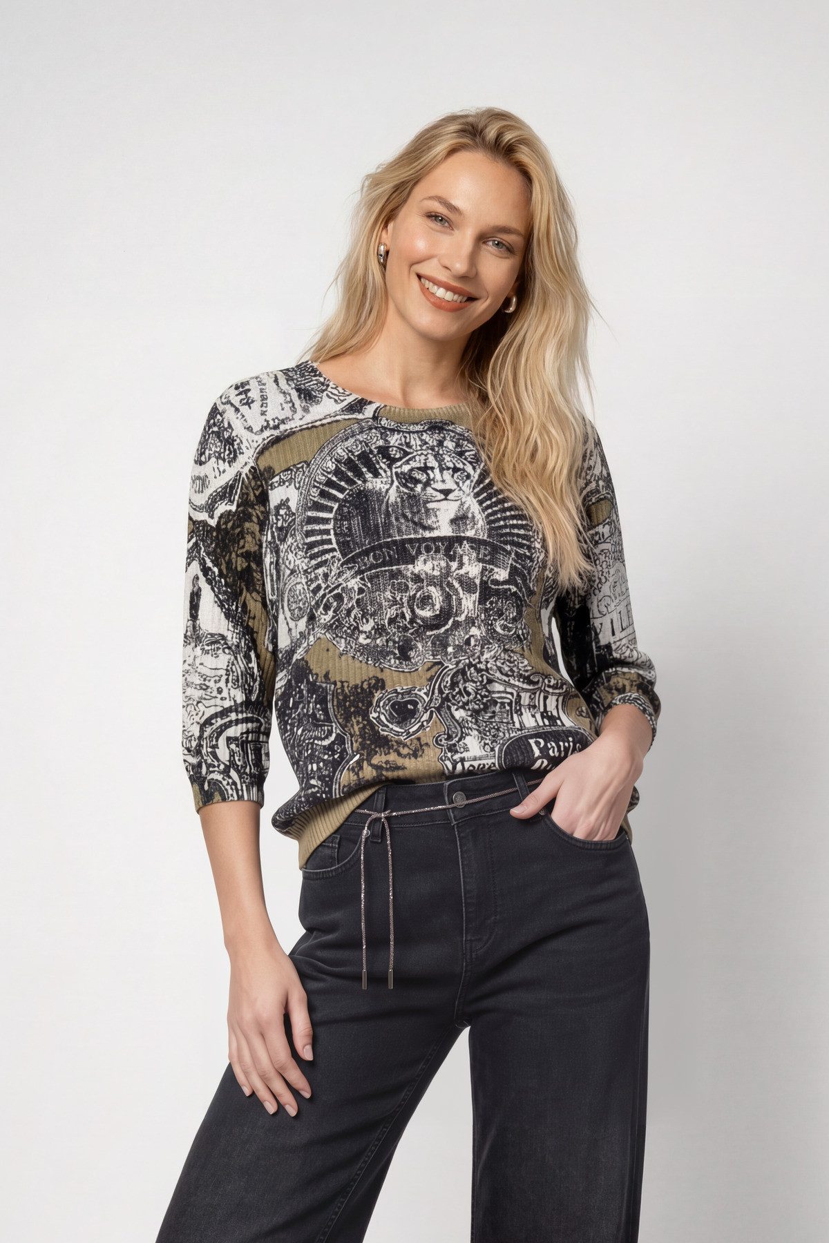Monari Strickpullover Pullover Emblemdruck allover Regular fit mit Emblemdruck