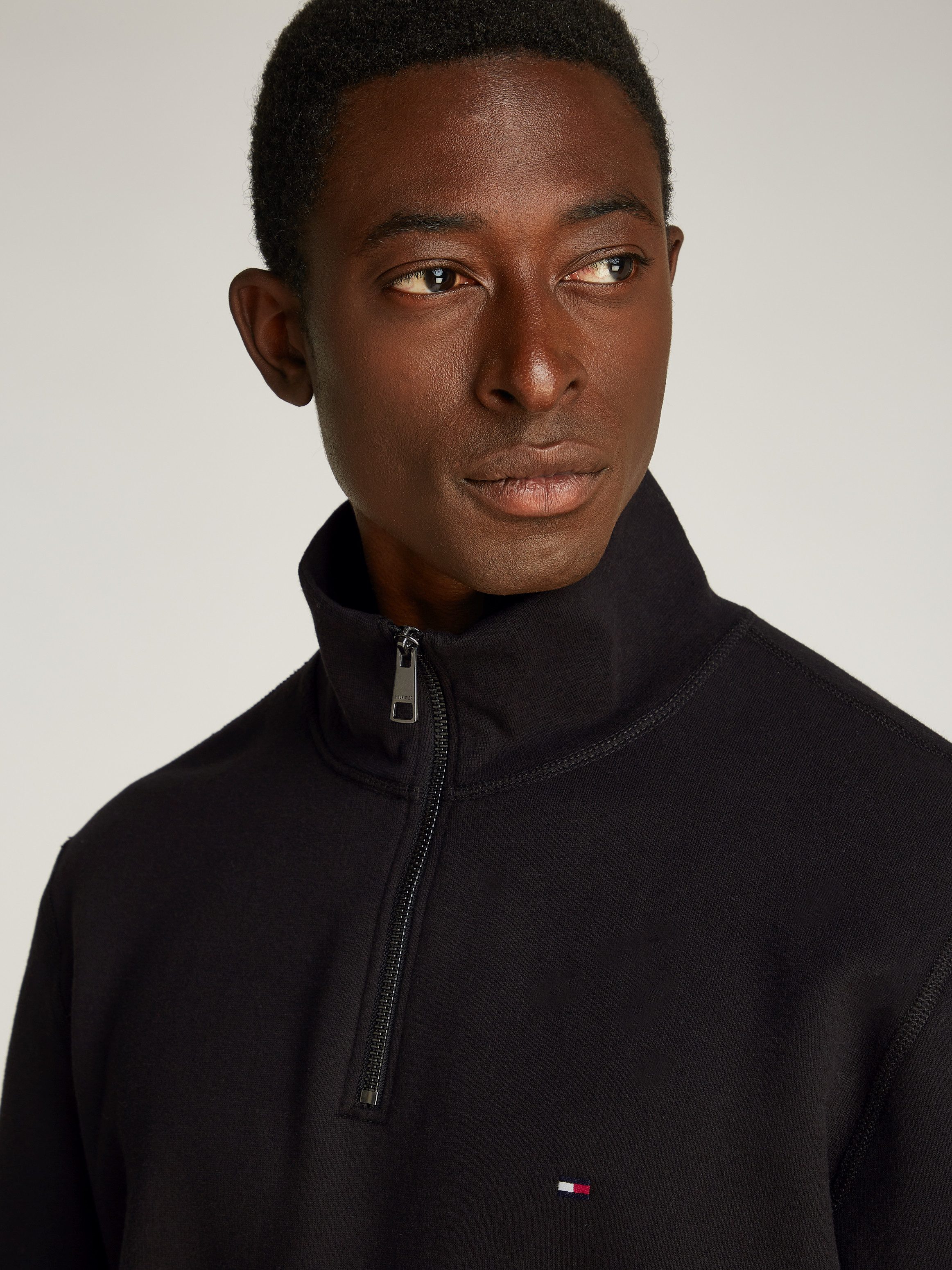Tommy Hilfiger Sweatshirt ESSENTIAL FLEECE 1/4 ZIP mit Stehkragen – Bild 3 von 5