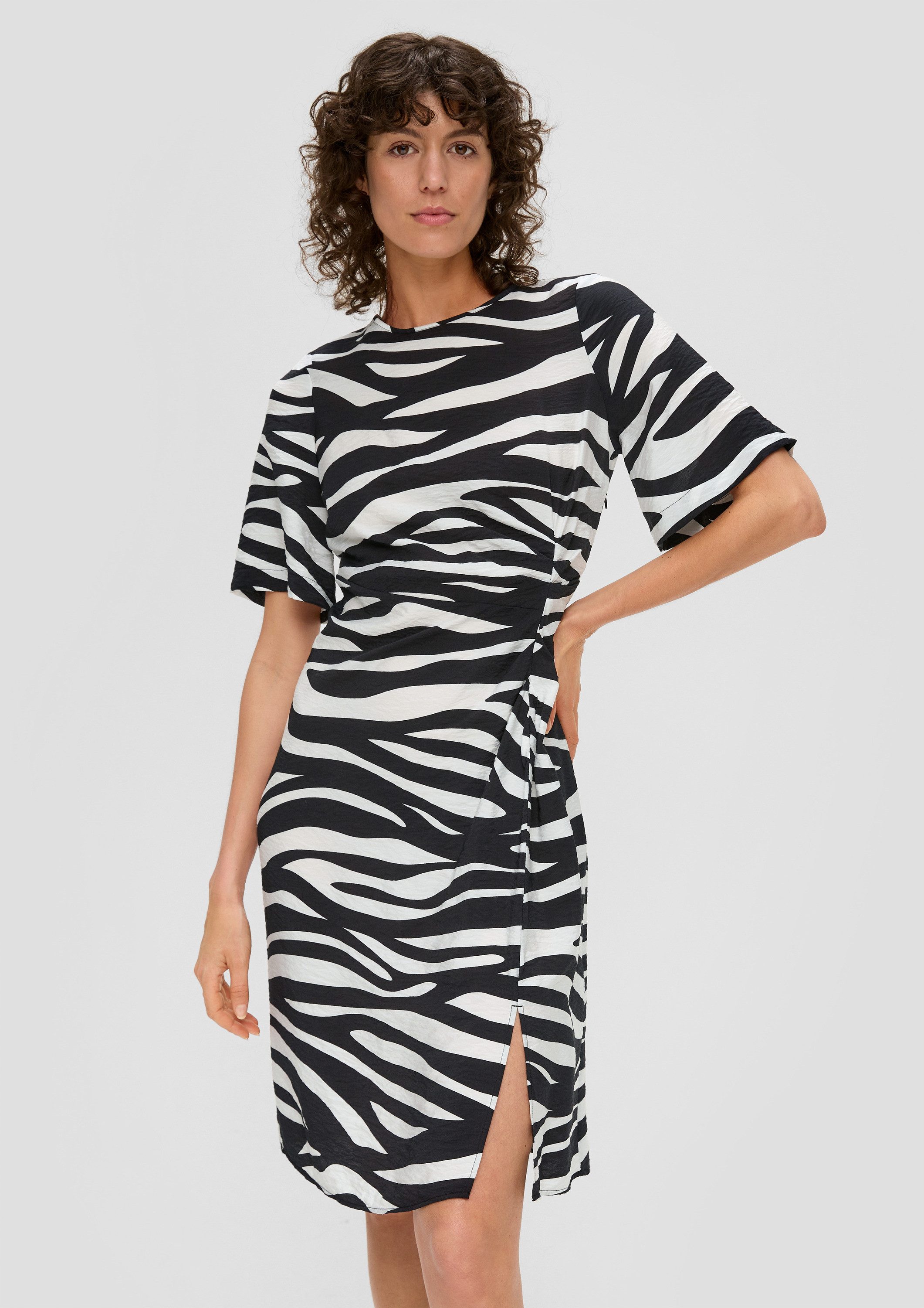 s.Oliver Minikleid Kleid Kleid mit Rundhalsausschnitt günstig online kaufen