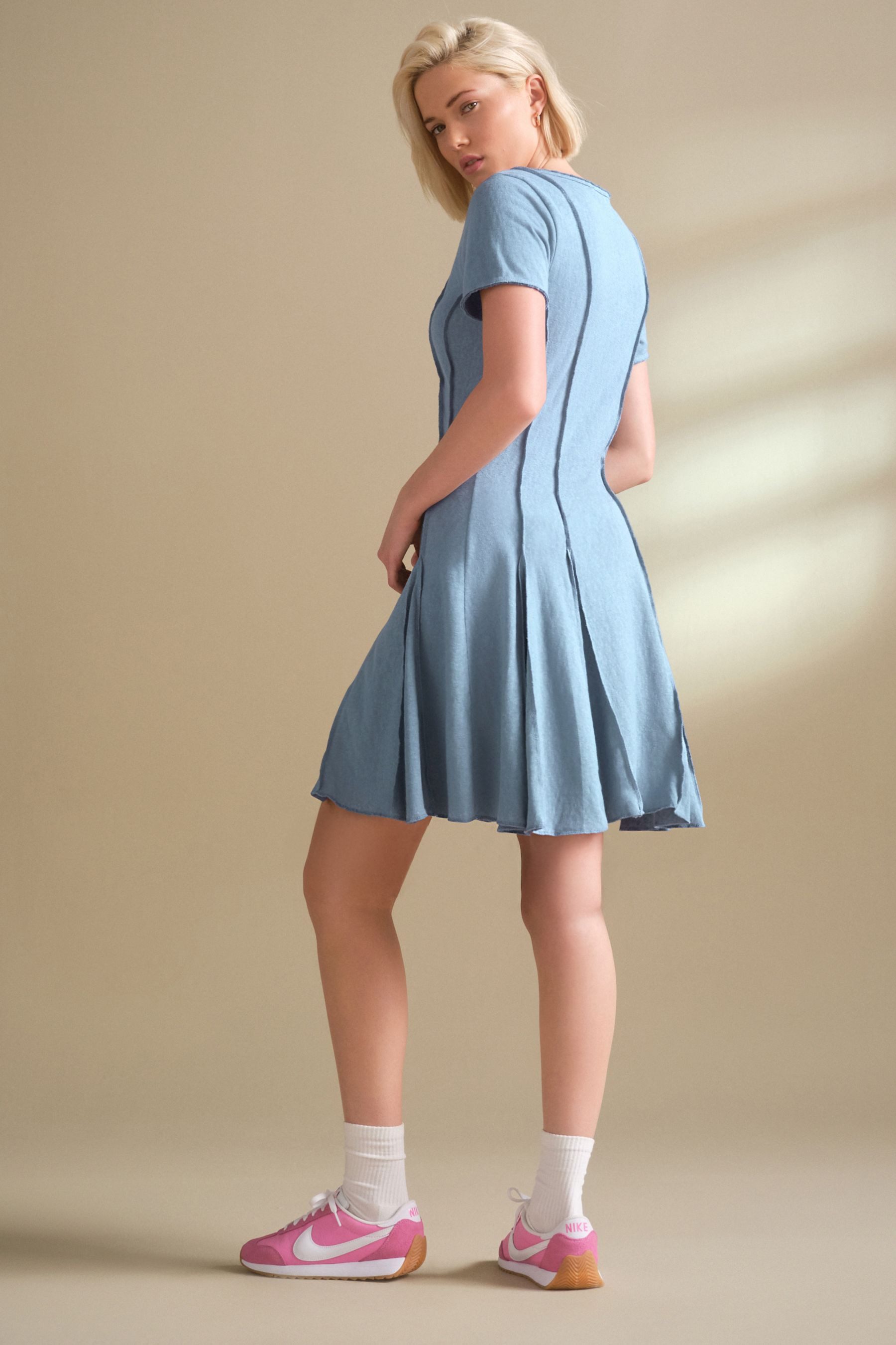 Next Jerseykleid Minikleid aus Jersey mit Ziersaum (1-tlg) günstig online kaufen