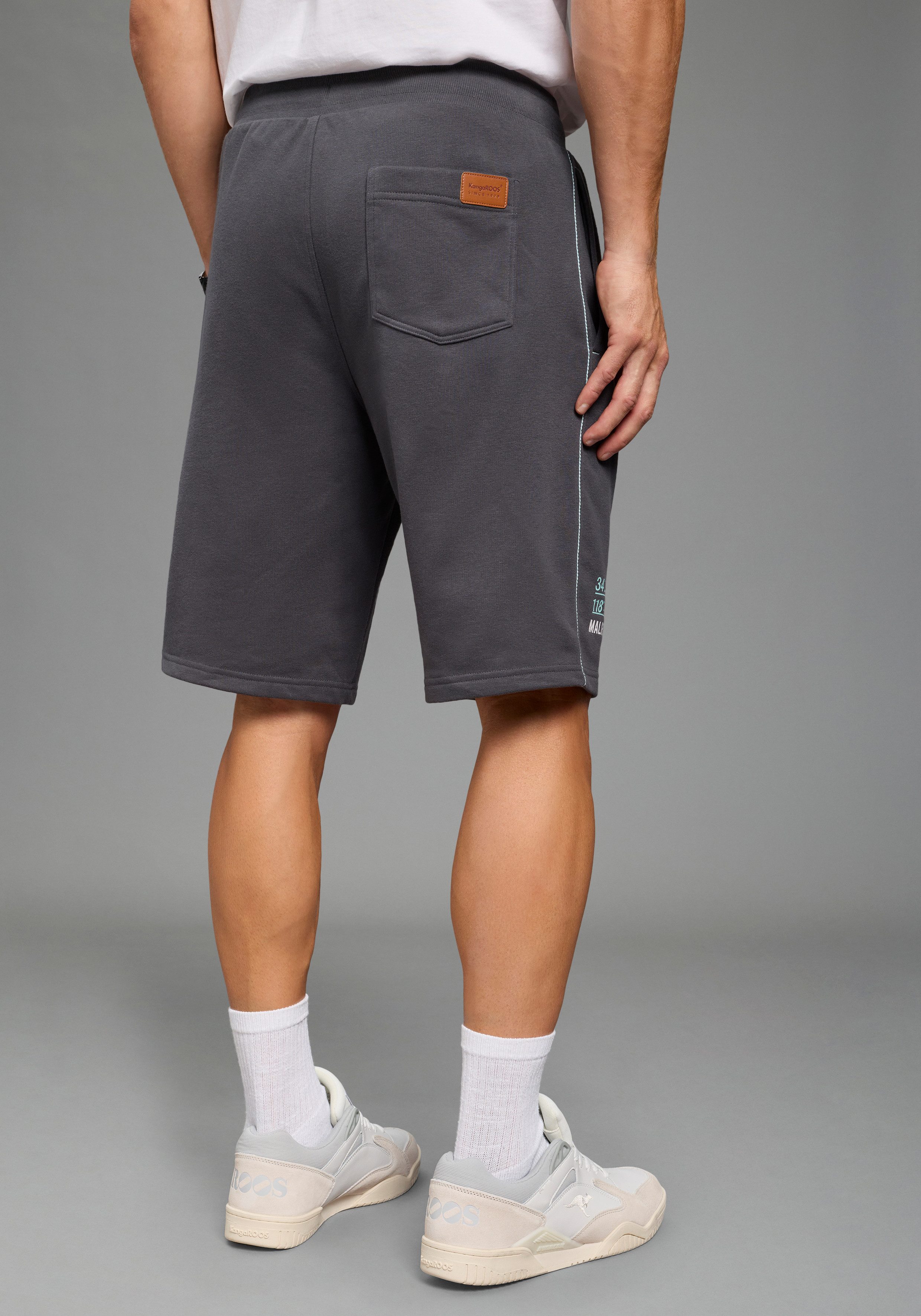 KangaROOS Sweatshorts mit elastischem Bund, mit Kordelzug am Bund, auch in großen Größen