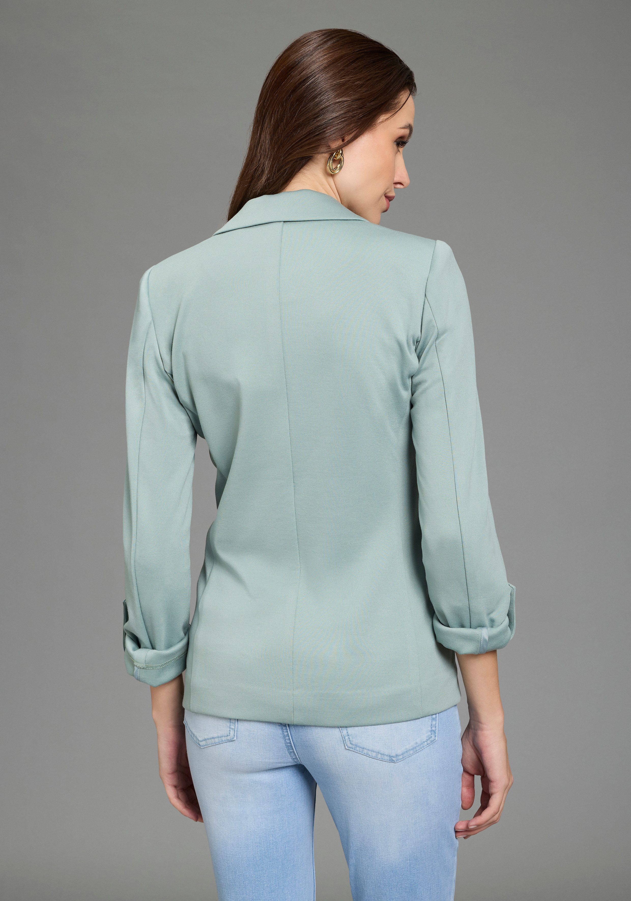 Bruno Banani Sweatblazer hüftlange Blazerform, figurbetonte Passform, mit Reverskragen. € 64,99, (€ 64,99 pro 1 Stk).