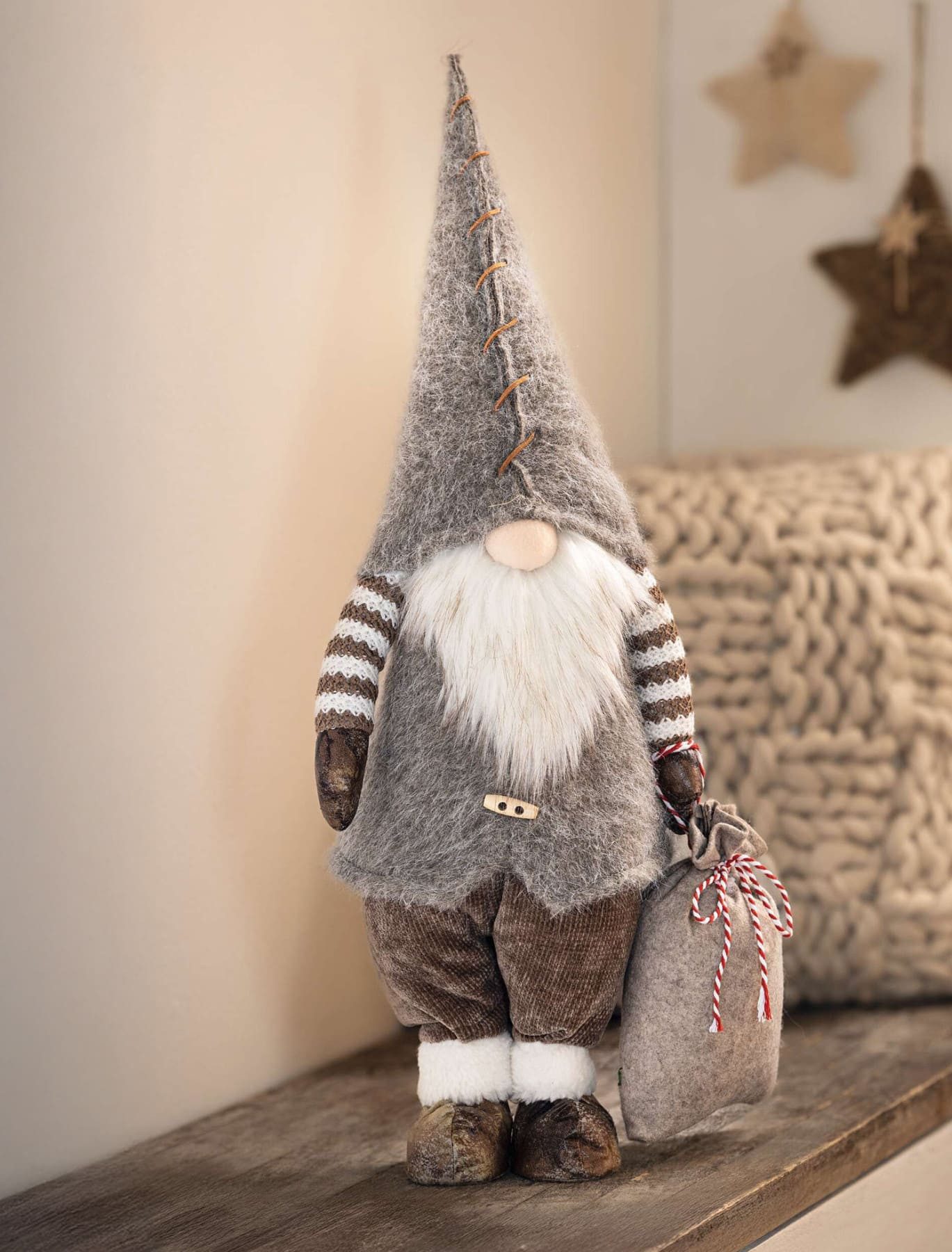 Dekoleidenschaft Weihnachtsmann "Wichtel" mit Geschenkesack, 63 cm hoch, Weihnachtswichtel Dekowichtel, Weihnachtsdeko in grau / braun, Wichtelfigur