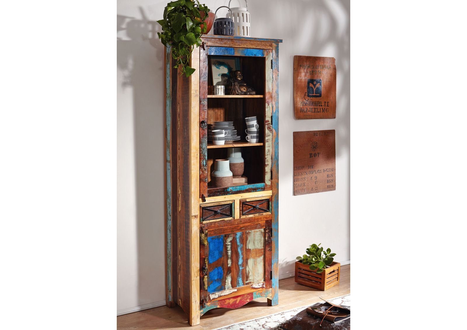 Massivmoebel24 Standvitrine NATURE OF SPIRIT (Altholz 73x45x200 mehrfarbig lackiert NATURE OF SPIRIT #115) Altholz 73x45x200 mehrfarbig lackiert NATURE OF SPIRIT #115