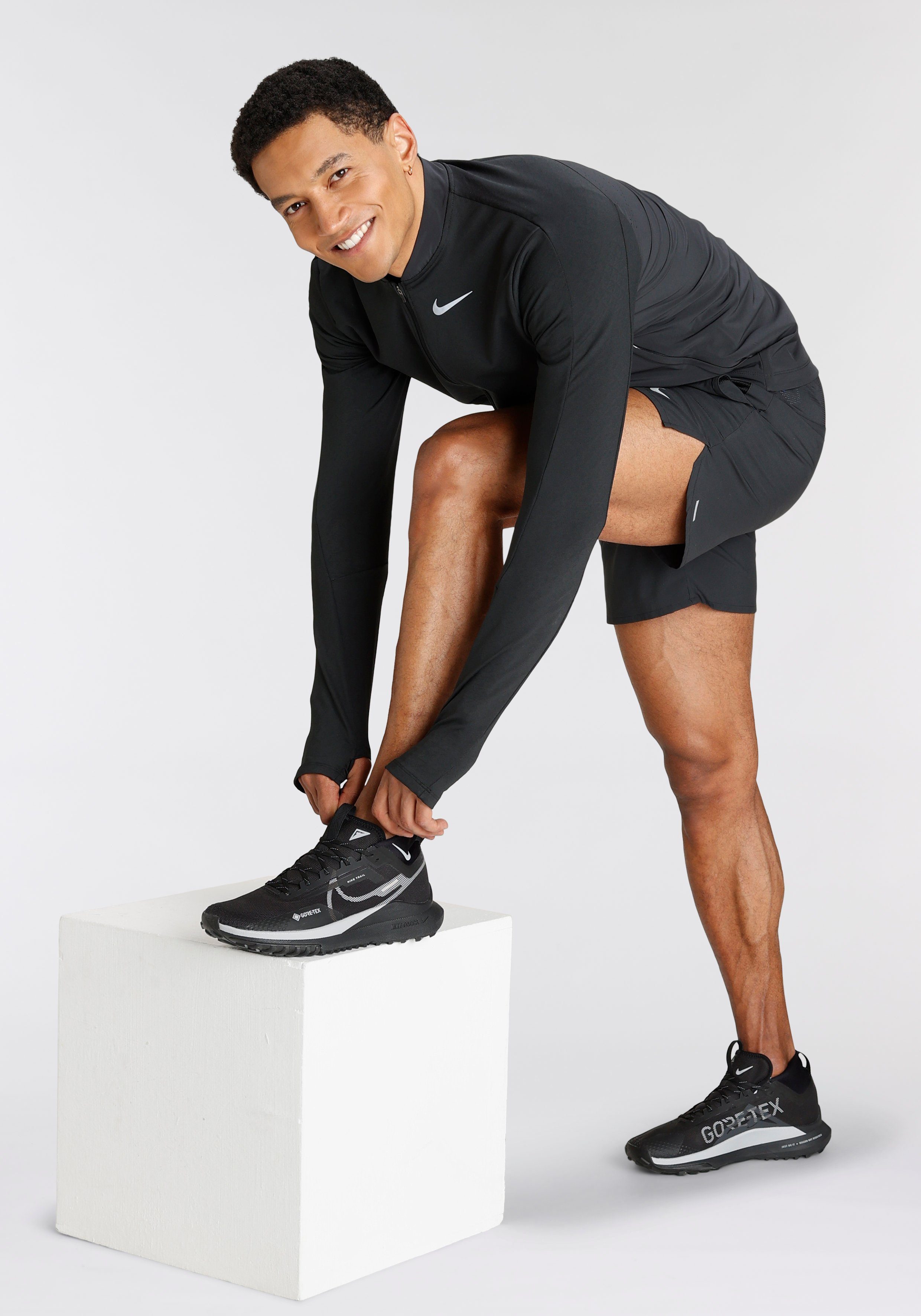 4 PEGASUS WATERPROO BLACK-WOLF-GREY-REFLECT-SILVER wasserdicht Nike GORE-TEX TRAIL Laufschuh
