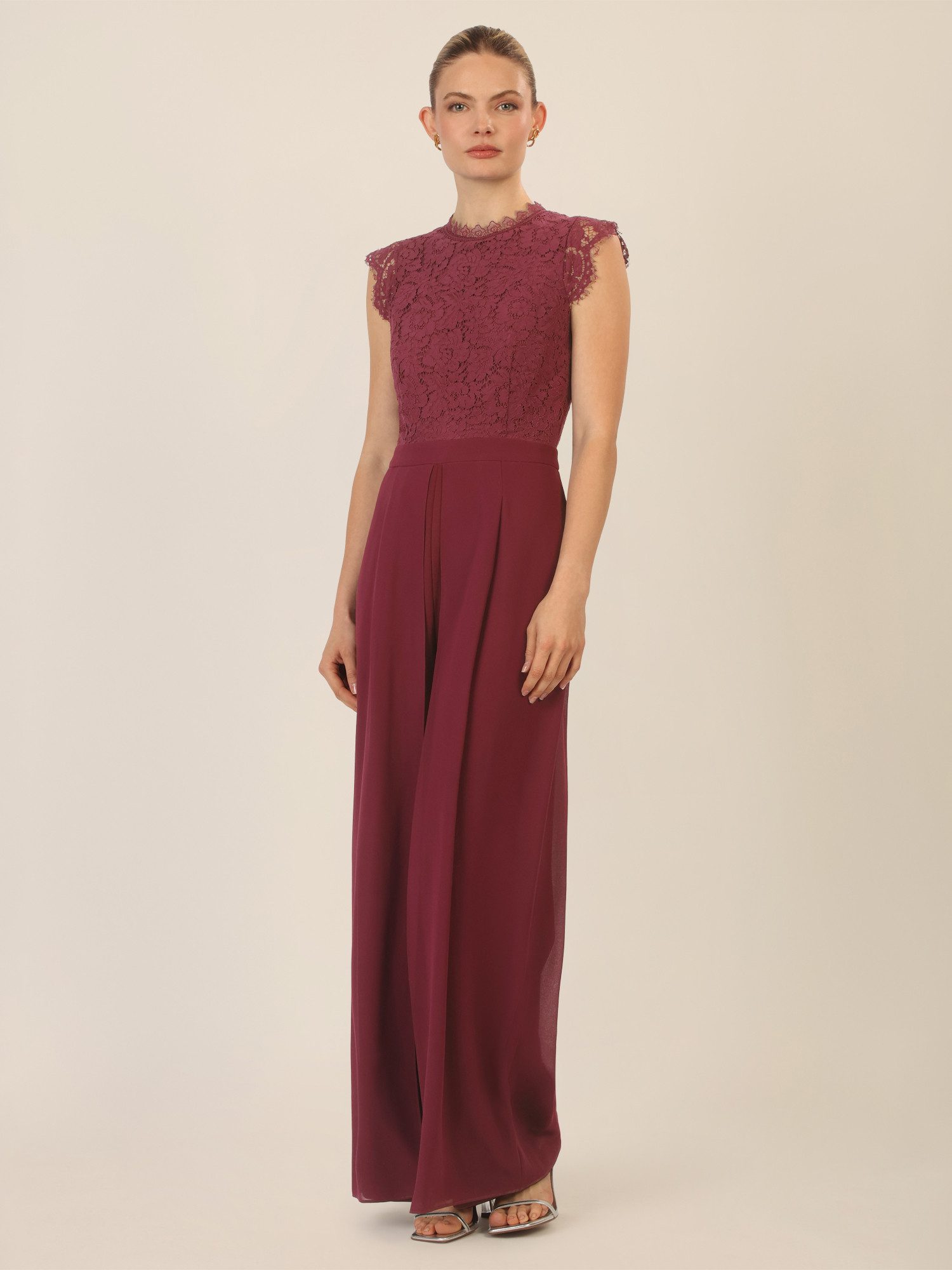 Apart Jumpsuit mit Spitzenoberteil und weitem günstig online kaufen