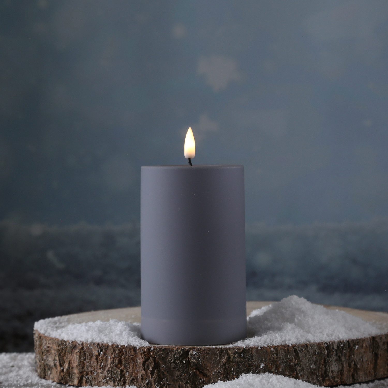 Deluxe Homeart LED-Kerze MIA Deluxe für Außen flackernde Flamme H: 12,5cm D: 7,5cm outdoor grau, LED Classic, warmweiß (2100K bis 3000K)