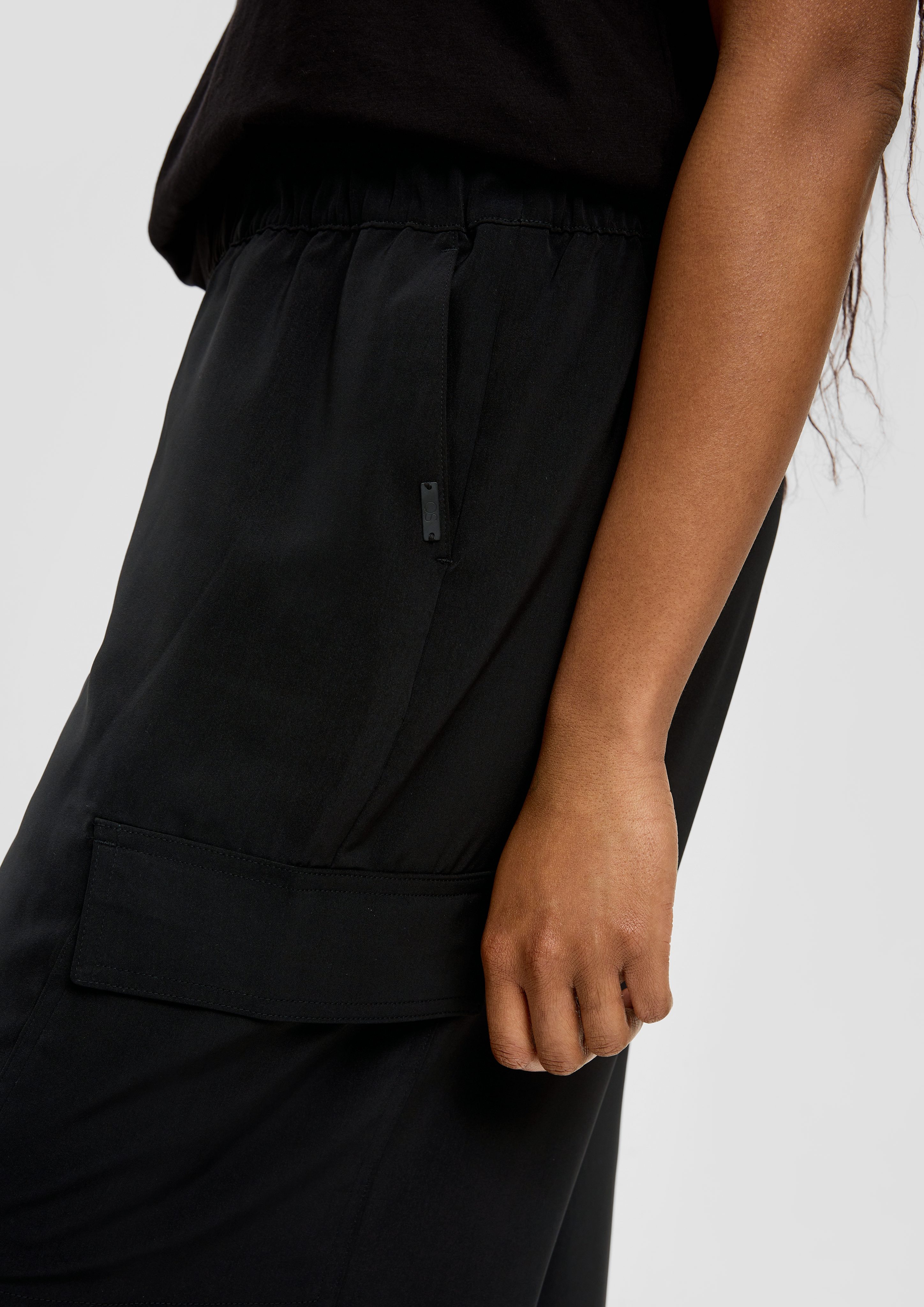 QS Stoffhose Cullote mit Cargotaschen Logo günstig online kaufen