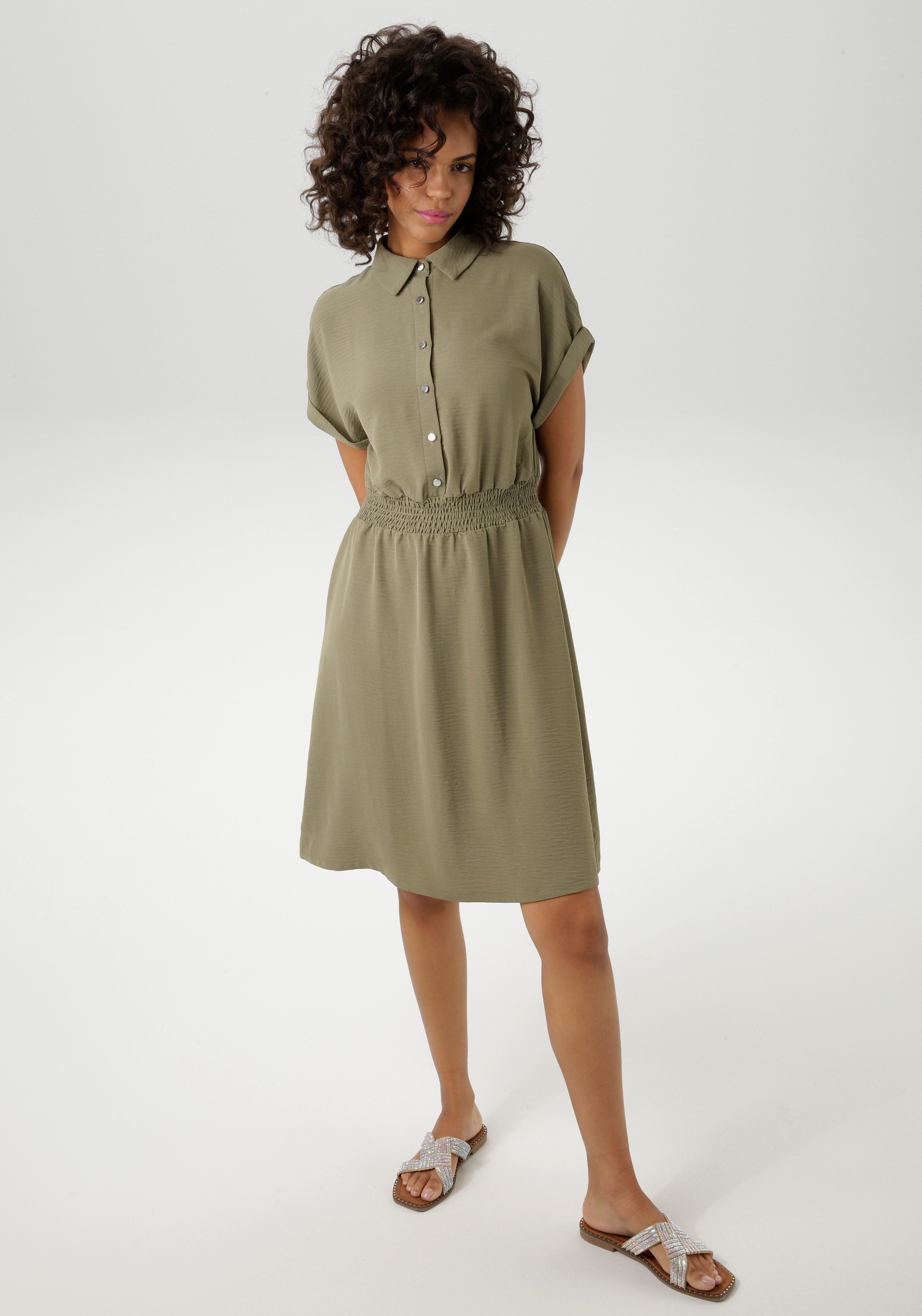 Aniston CASUAL Sommerkleid mit Smokbündchen in der Taille günstig online kaufen
