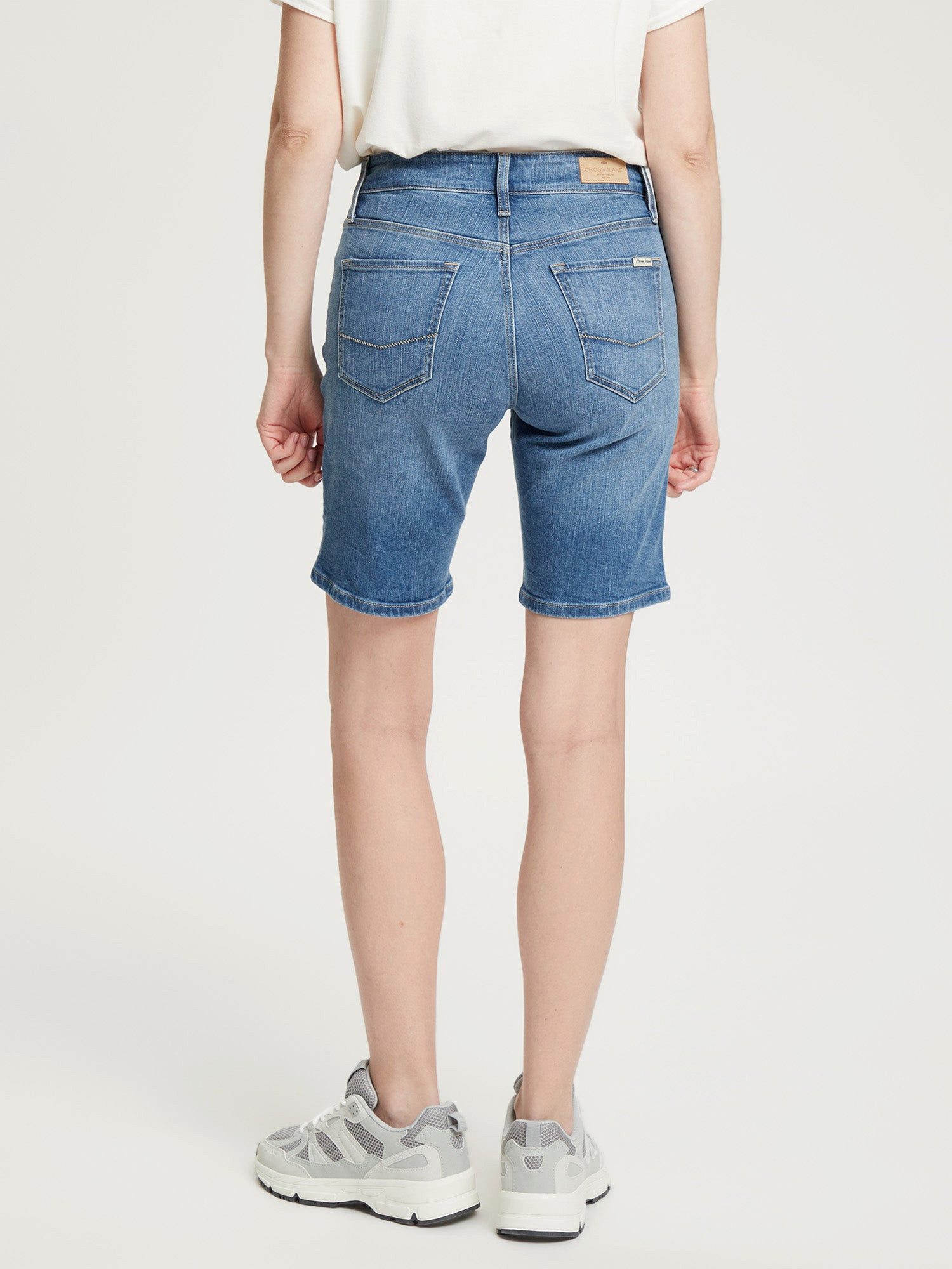 CROSS JEANS® Stretch-Jeans CROSS JEANS ANYA SHORT mid blue P528-010
