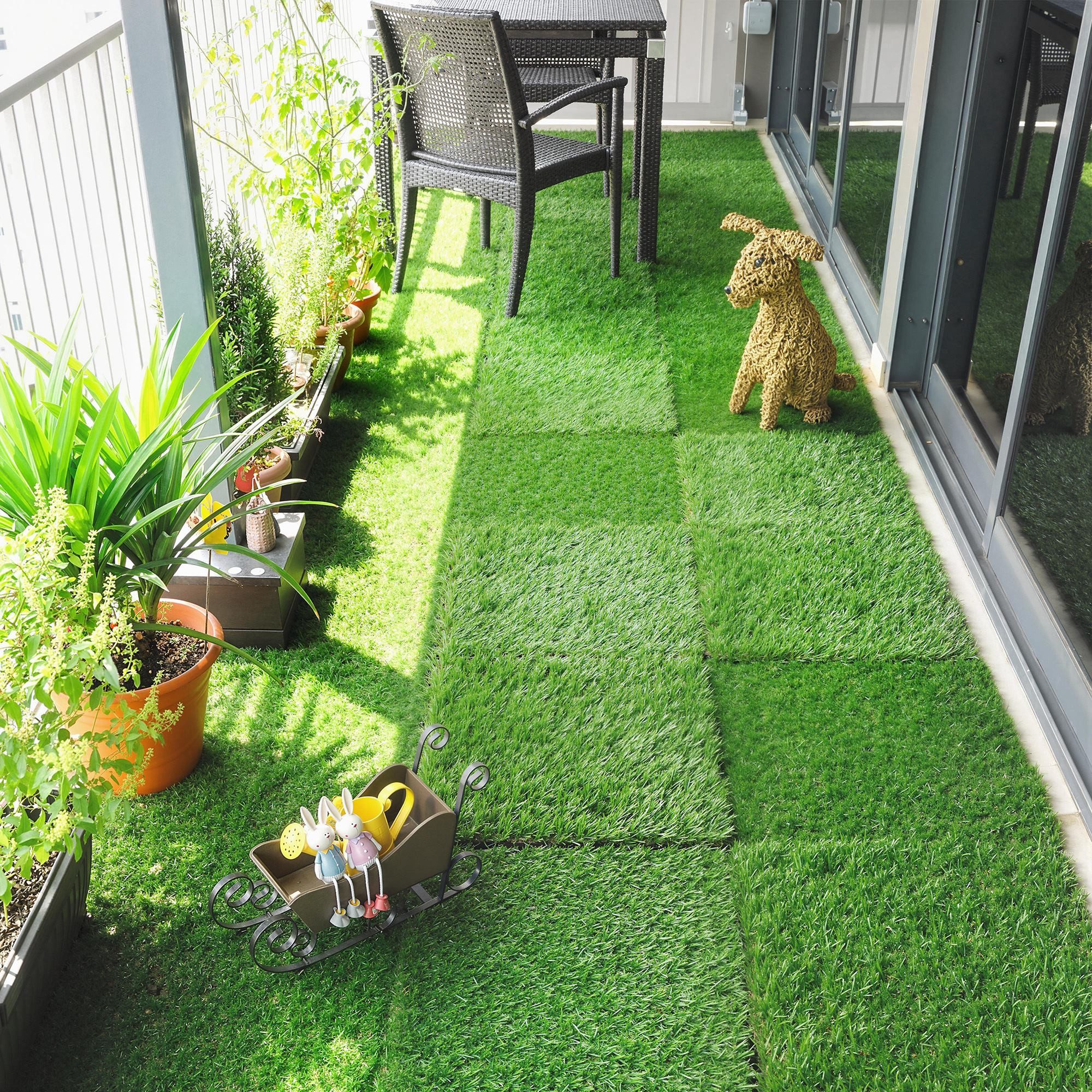 Outsunny Kunstrasen mit Drainagesystem, quadratisch, Höhe: 2.5 mm, für Balkon, Terrasse Garten Outdoor Grün