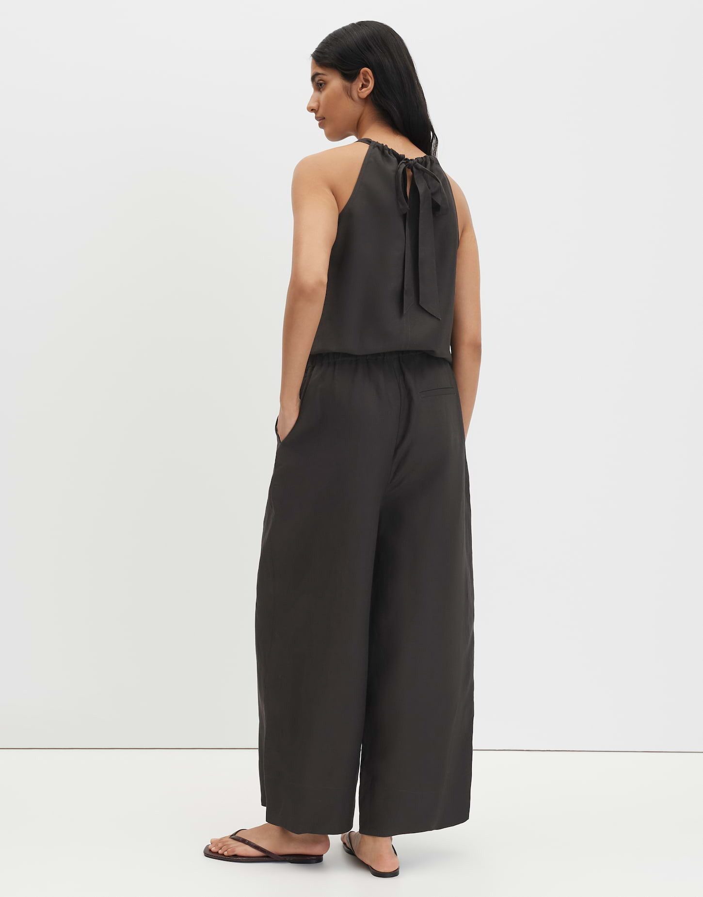 someday Jumpsuit CISEA aus Viskose Leinen Mix Neckholder und Bindekordel betonen die Taille