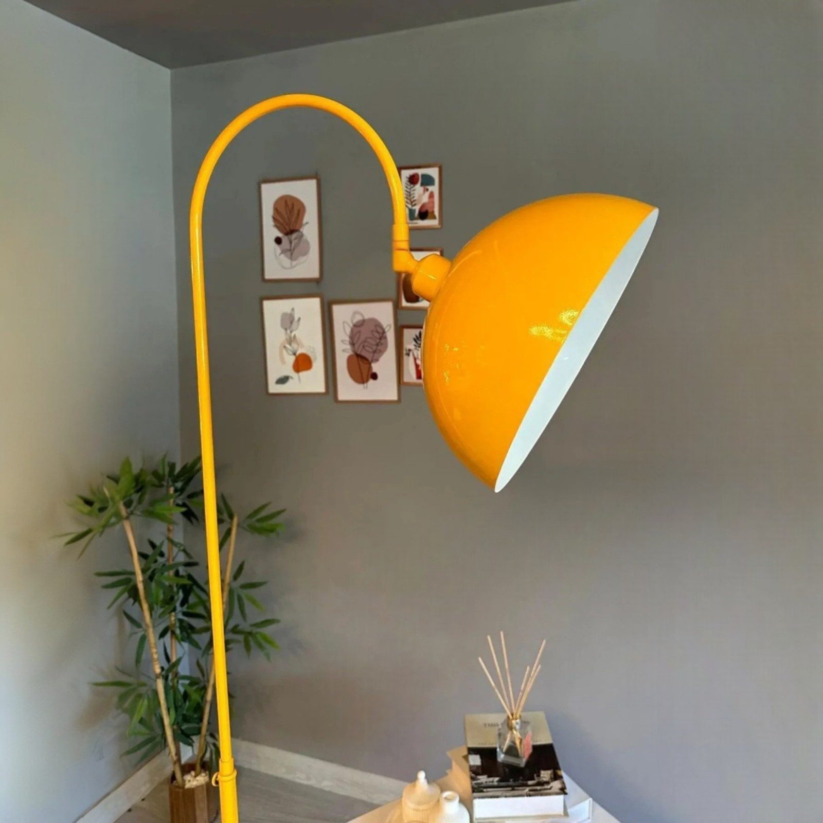 Bamyum Stehlampe Moderne Stehlampe aus Metall mit E27, verstellbarer Lampenschirm, ohne Leuchtmittel, E27, verstellbarer Lampenschirm, Stehluchte mit Ablage