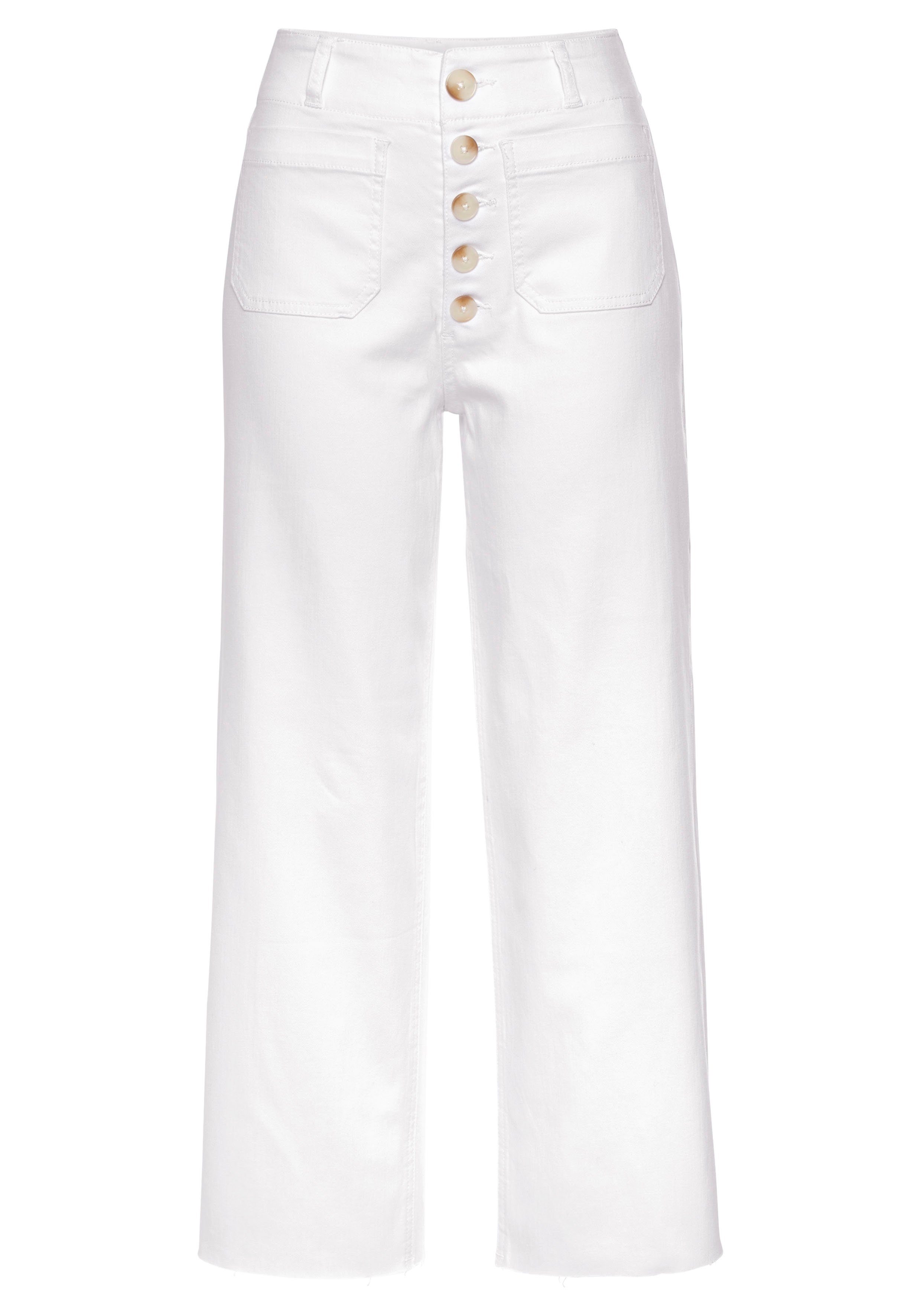 Jeans mit weiß aufgesetzten Taschen LASCANA Weite