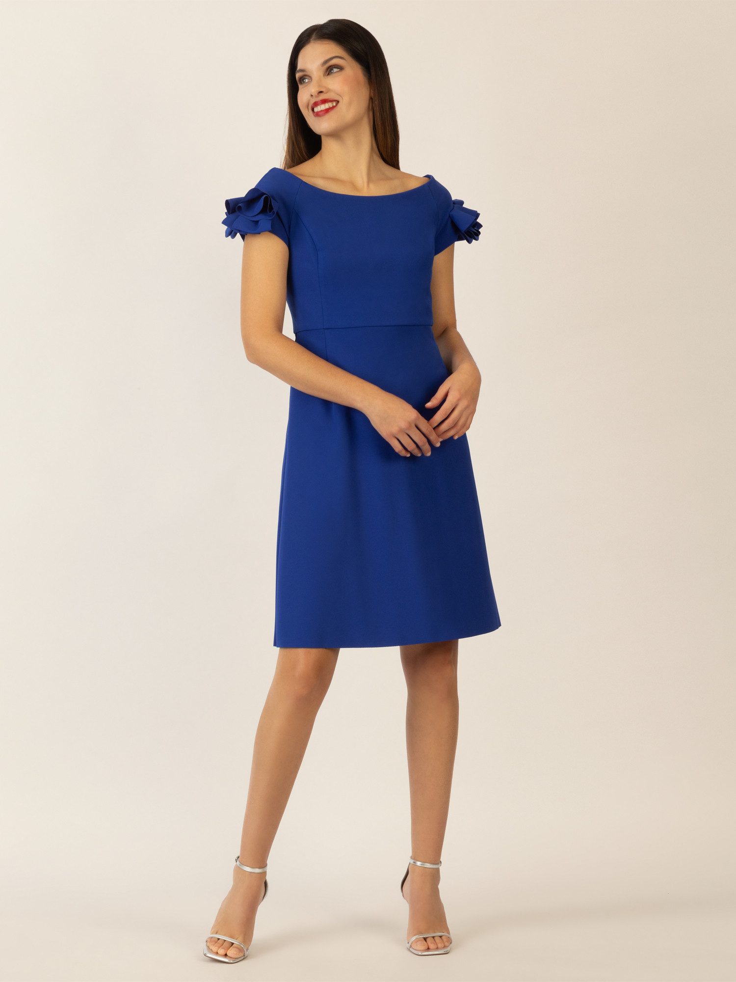Apart Cocktailkleid mit sehr weiten Ausschnitt günstig online kaufen
