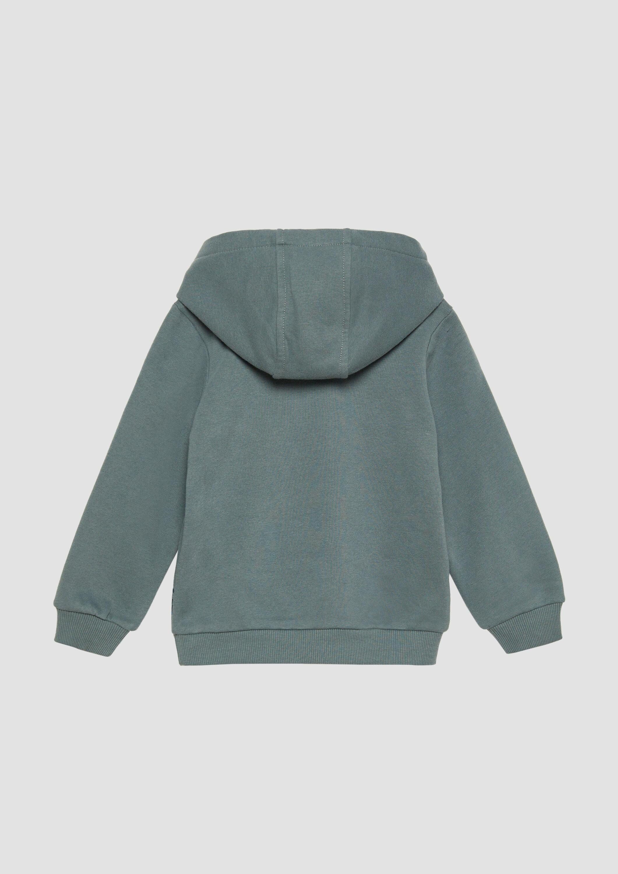 s.Oliver Sweatshirt Sweatshirt Wärmendes Kapuzen-Sweatshirt mit Frontprint – Bild 2 von 3