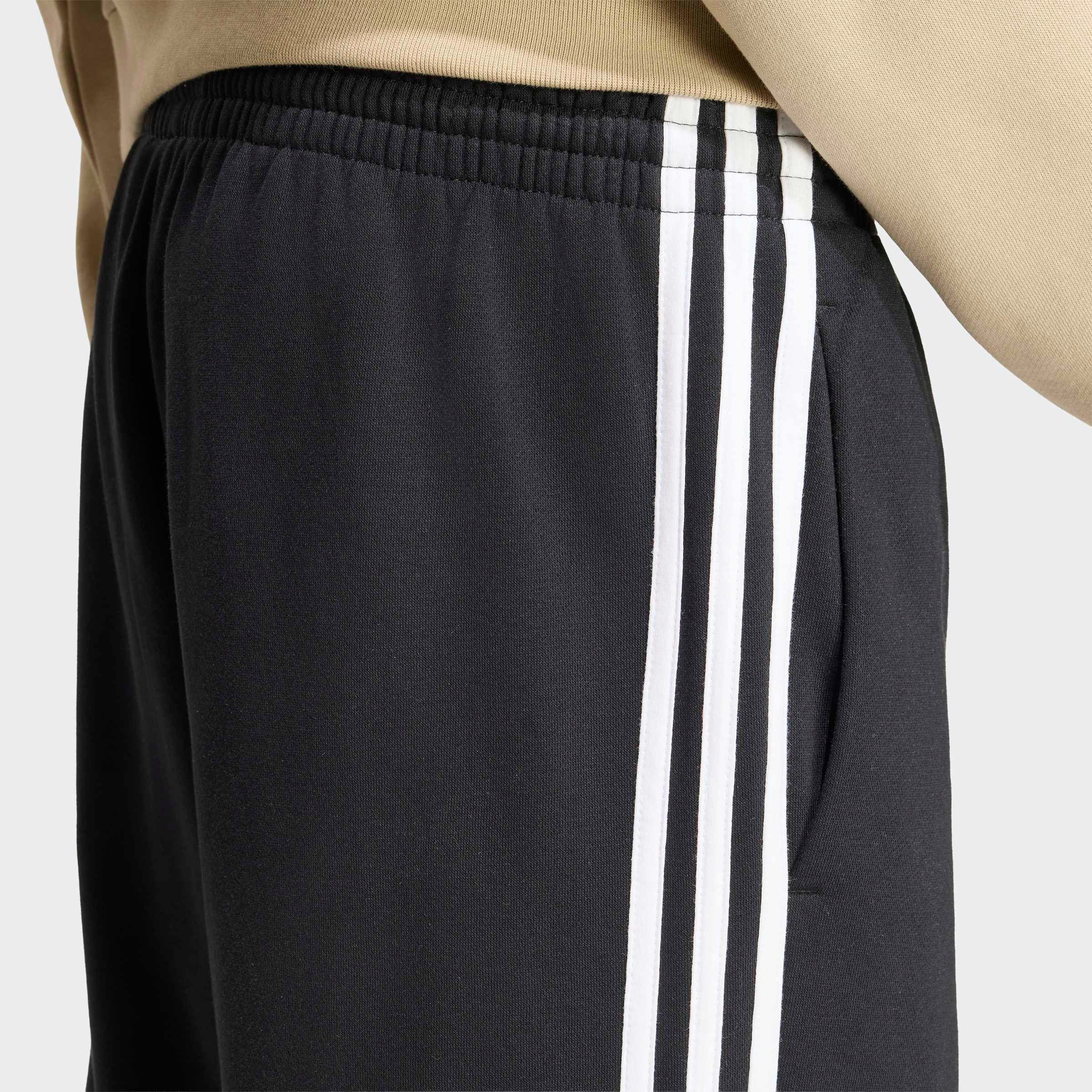 adidas Sportswear Sporthose ESSENTIALS 3-STREIFEN FLEECE TAPERED OPEN HEM