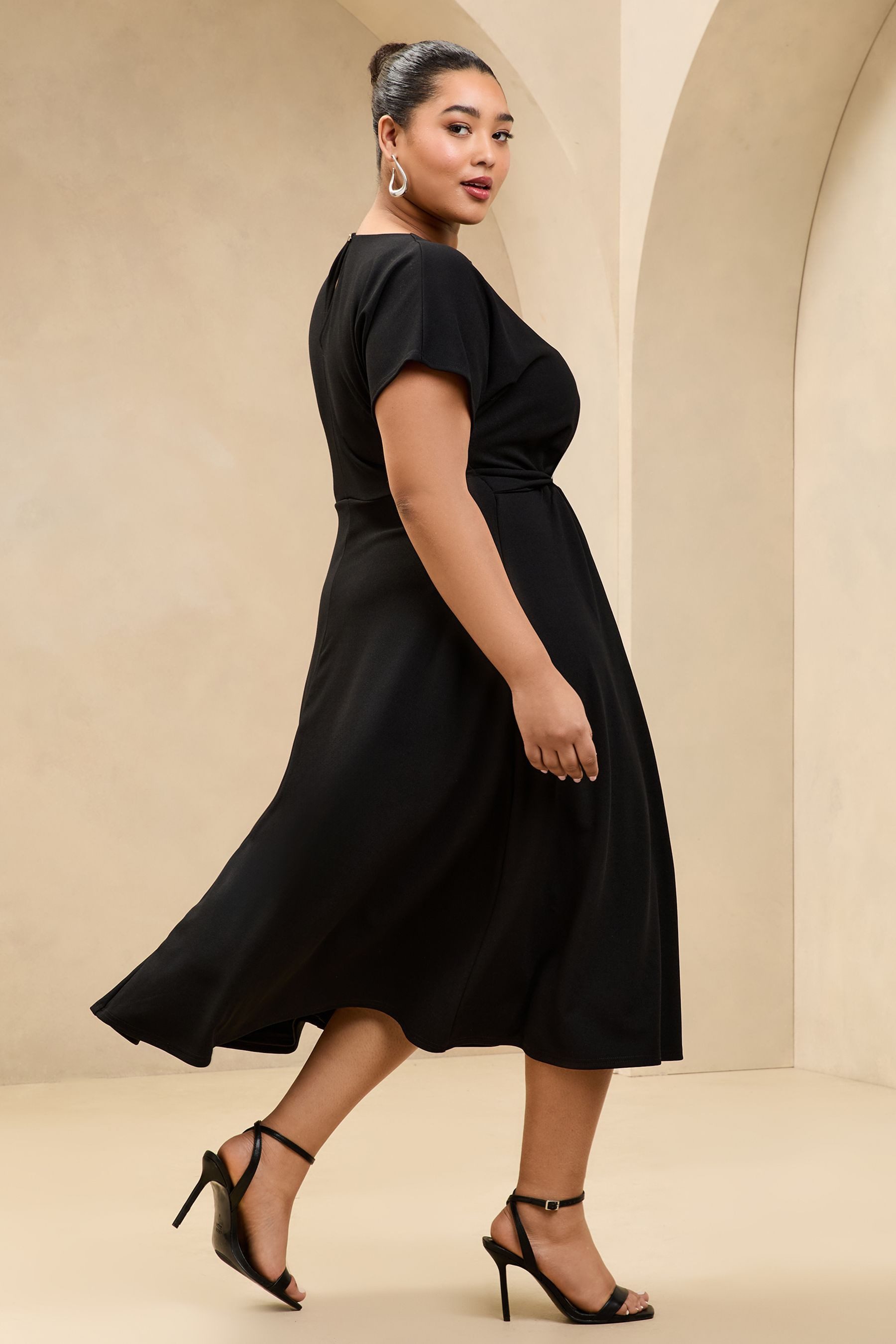 LIPSY Midikleid Lipsy Midikleid mit seitlichem Knoten (1-tlg) – Bild 3 von 4