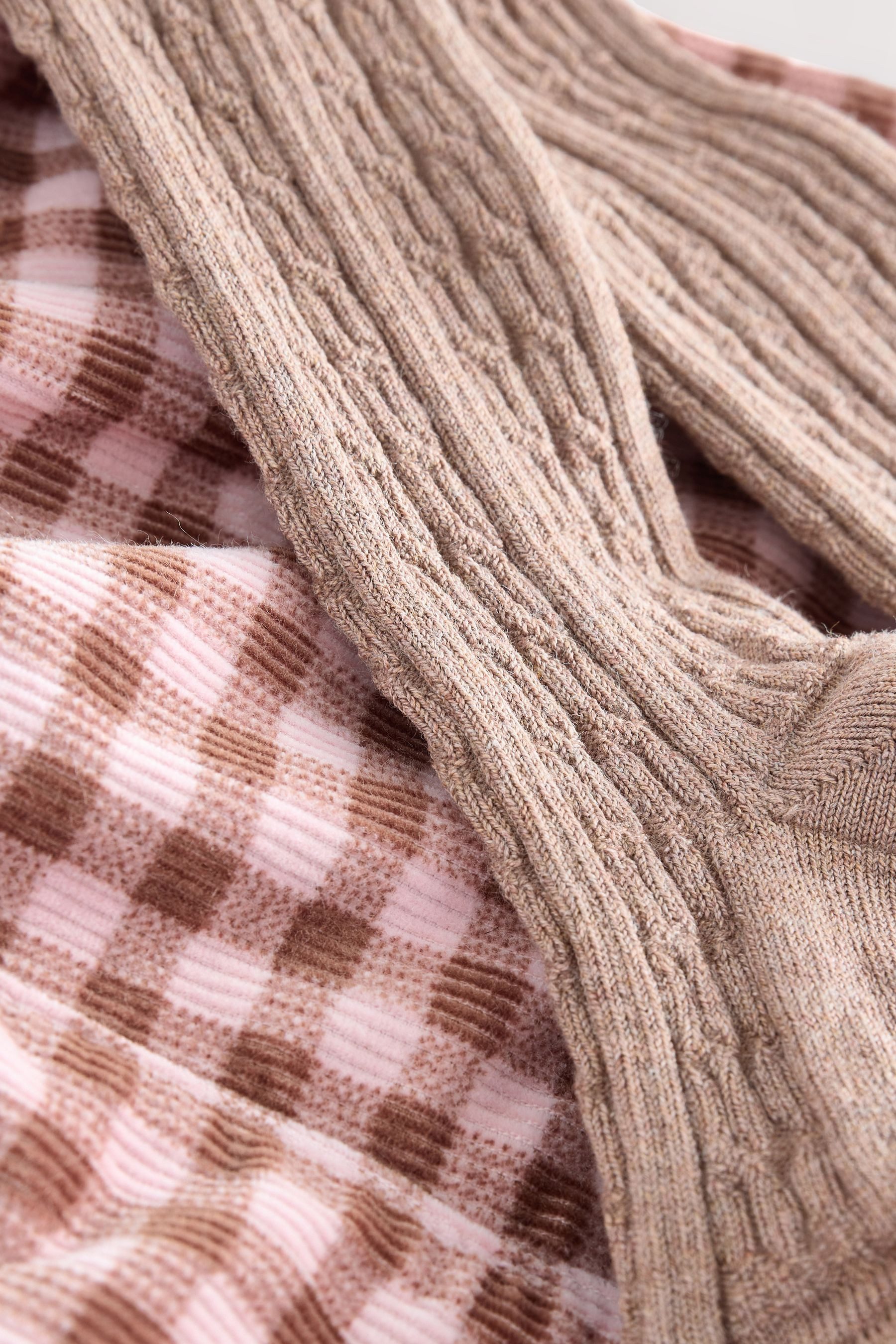 Next Shorts Cord-Shorts mit Vichykaros und Strumpfhose im Set (2-tlg)