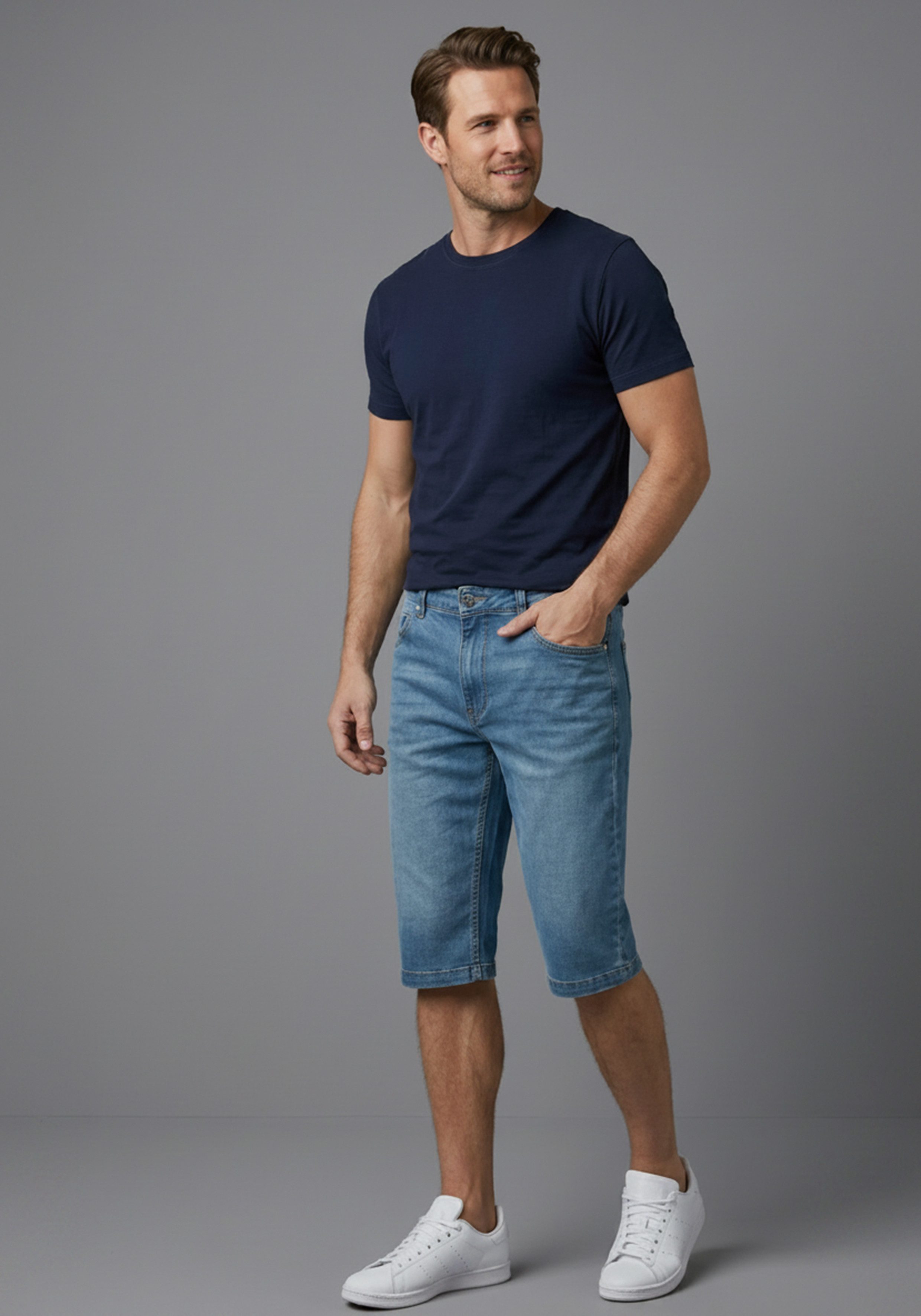 Arizona Jeansbermudas mit Abriebeffekten für einen collen Used-Look Regular Fit Passform, gerade Beinform, niedrige Leibhöhe