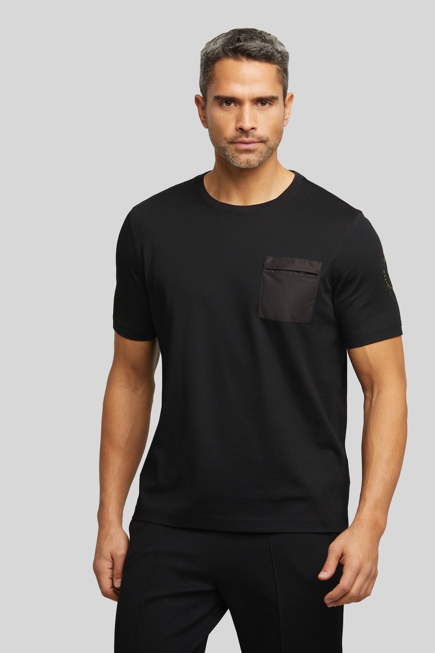 bugatti Rundhalsshirt mit Seitenschlitzen schwarz