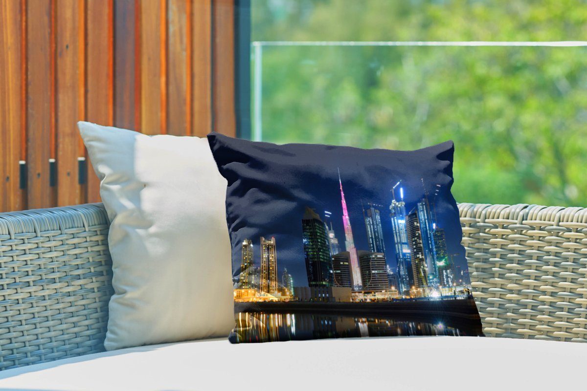 MuchoWow Burj Kissenhülle lila Bunte Dekokissenbezug, Dubai Gebäude Outdoor-Dekorationskissen, ein Khalifa, Dekokissen in Polyester, und