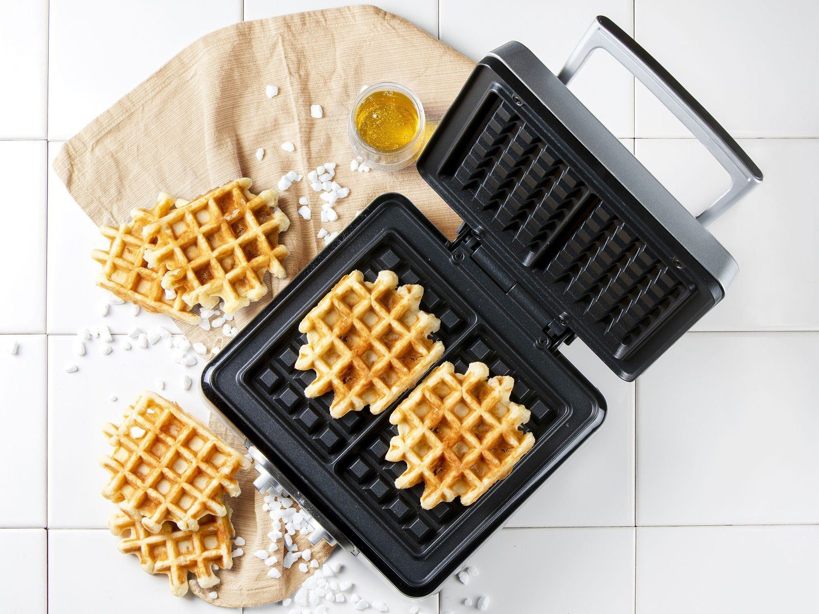 Domo Waffeleisen, 1400 W, für 2 Belgische & Brüsseler Waffeln Doppel Wafflemaker mit Waffelgabel