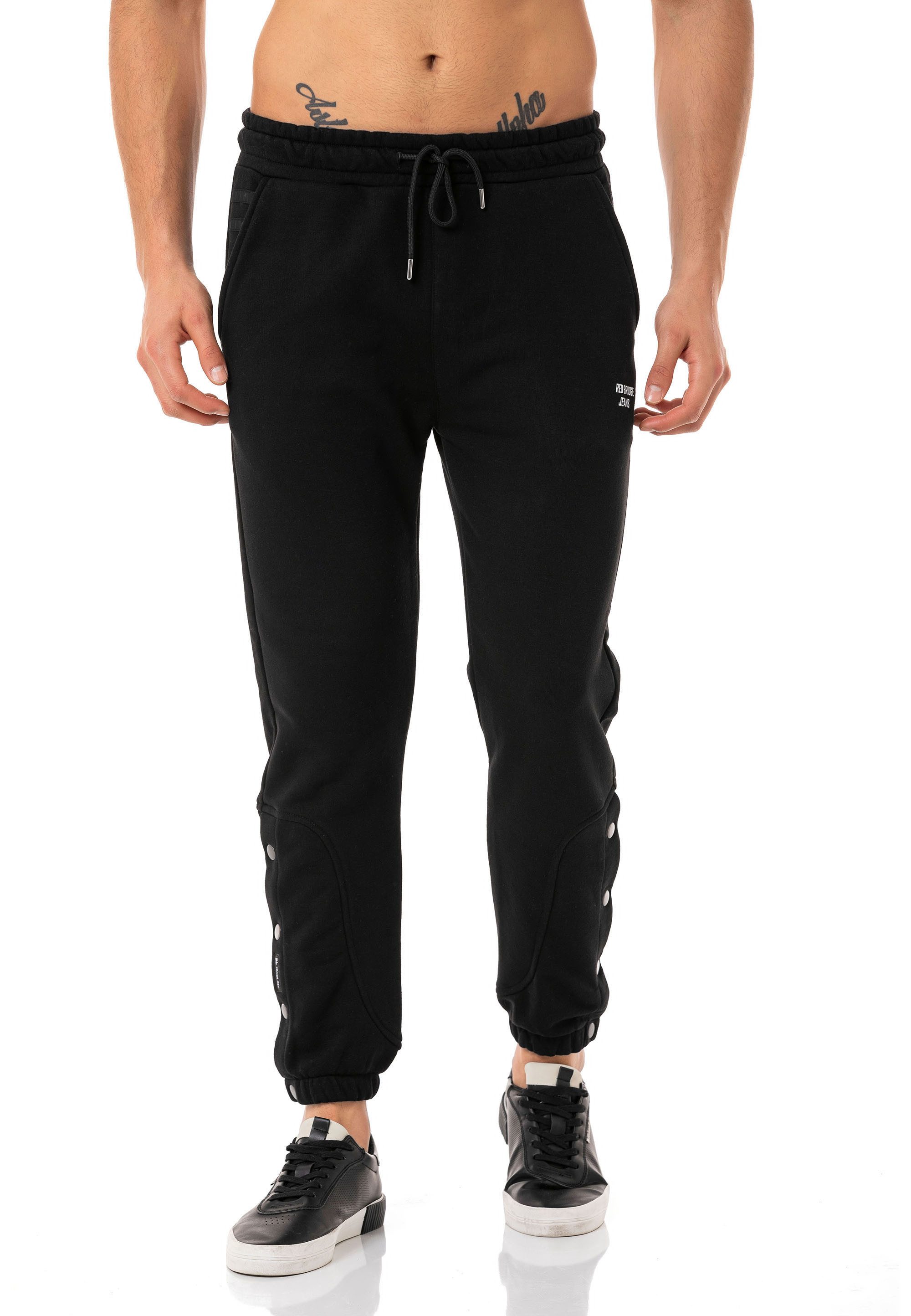 RedBridge Jogginghose mit Druckknöpfen Sportlicher Look mit schmaler Passfo günstig online kaufen