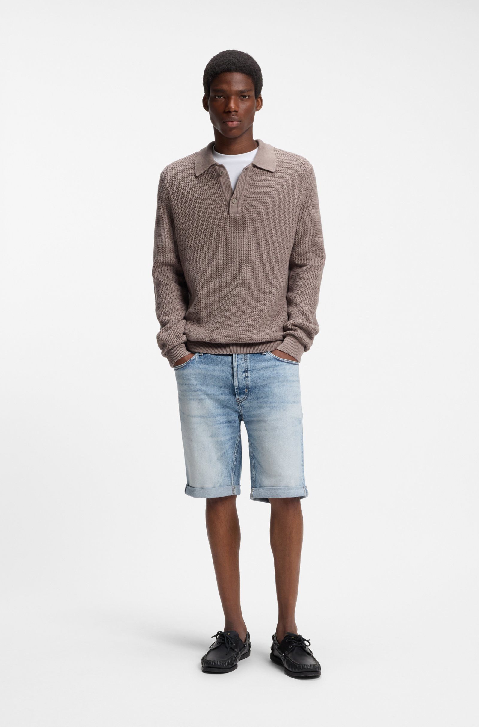 HUGO 5-Pocket-Jeans Shorts aus leuchtend blauem Stretch-Denim (1-tlg)